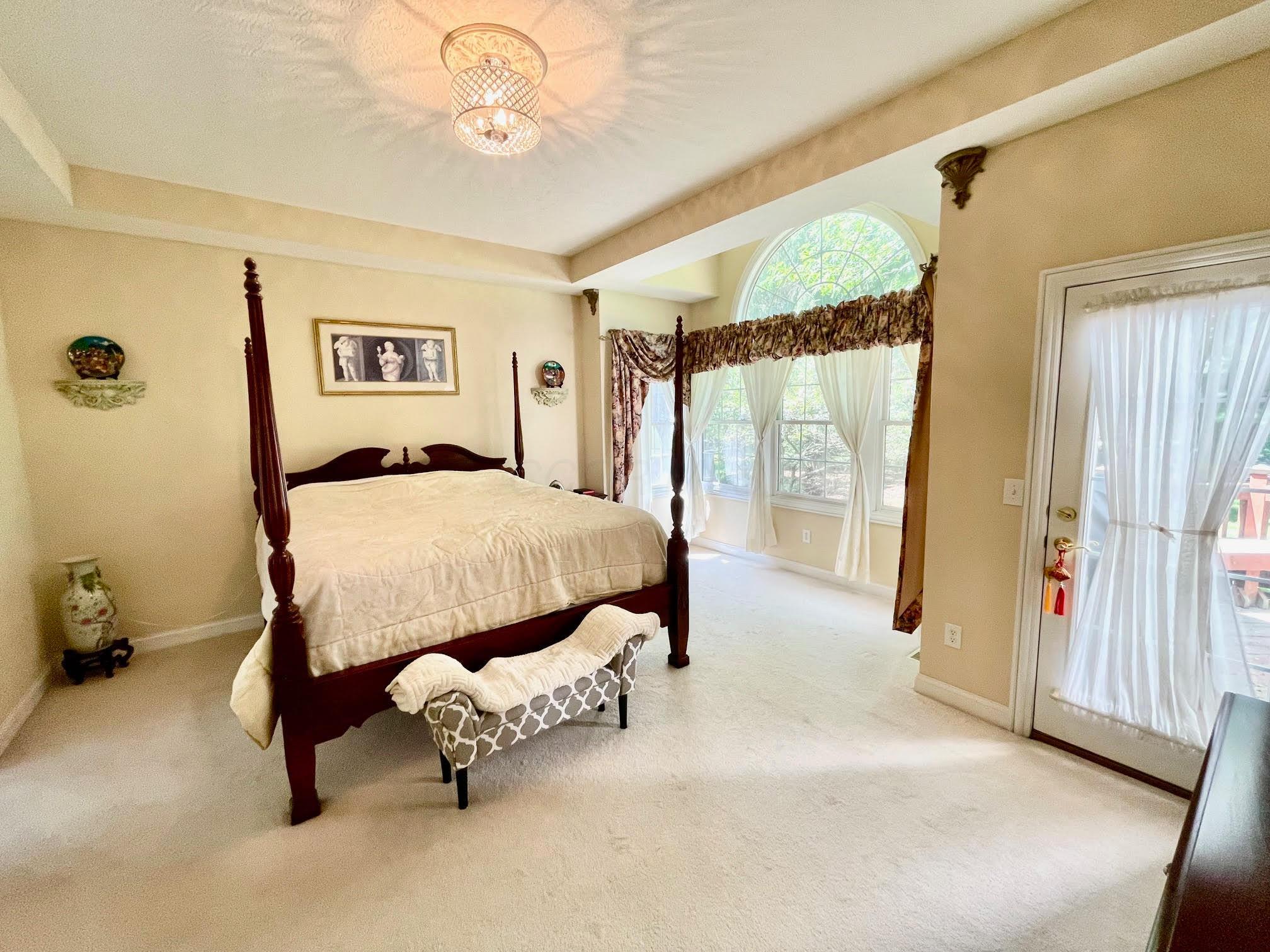 5386 Medallion Drive W