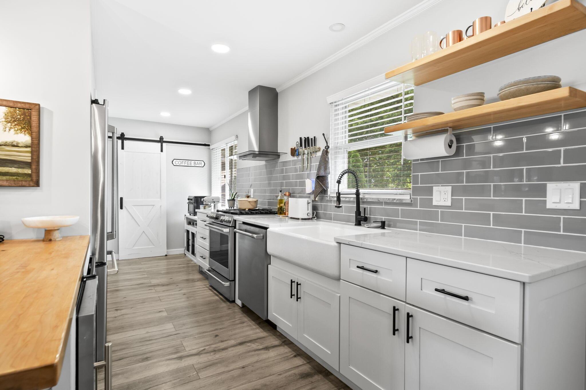 518 E Clearview Avenue