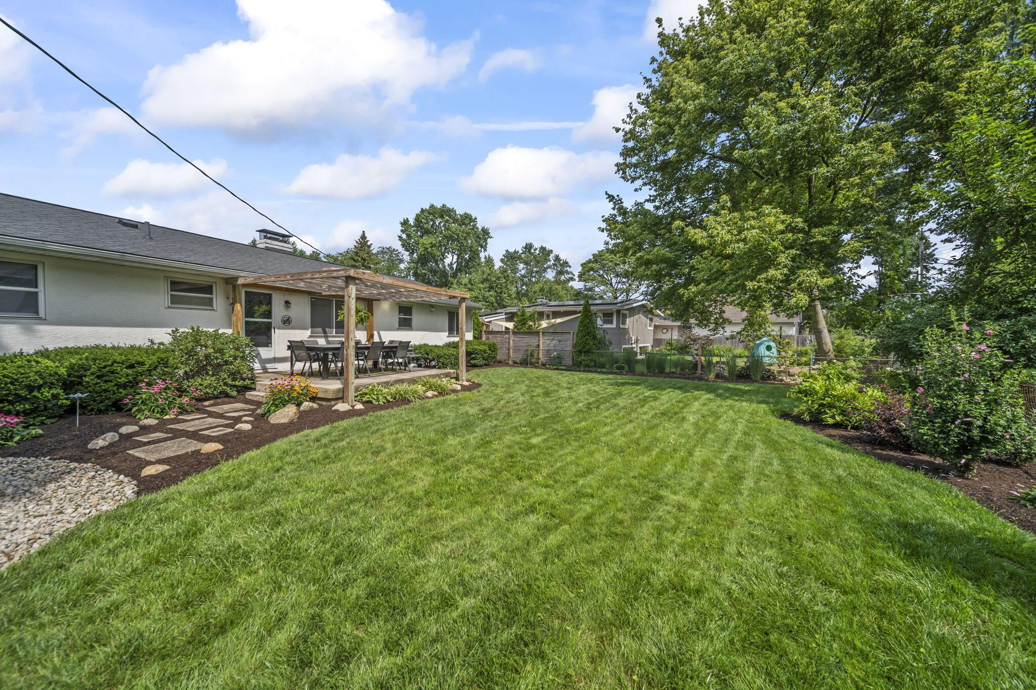 518 E Clearview Avenue