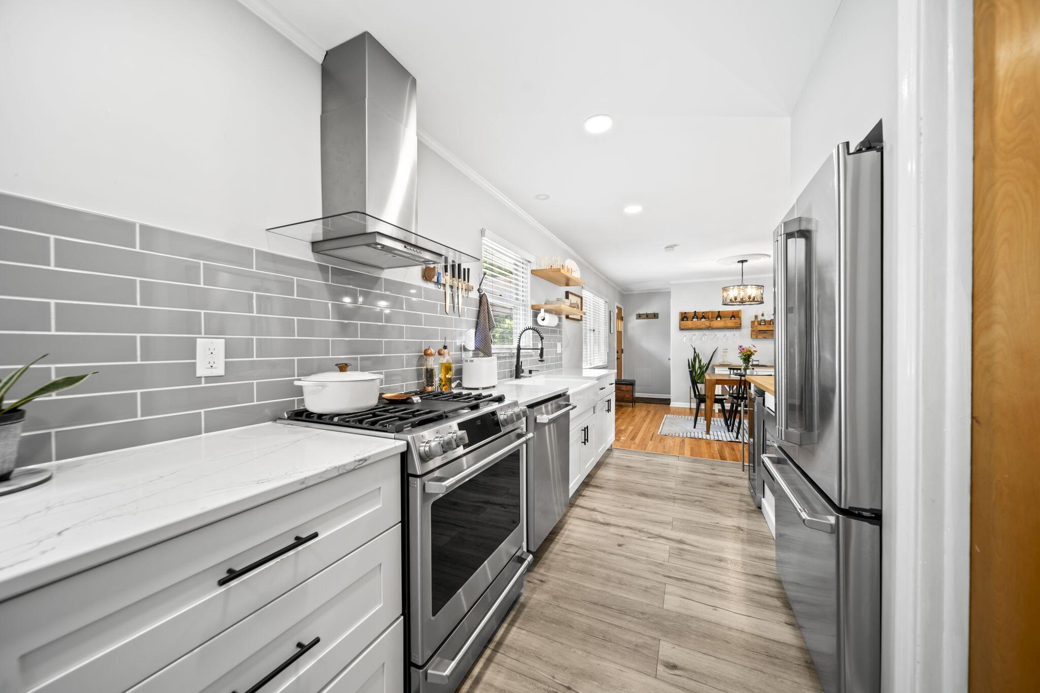 518 E Clearview Avenue