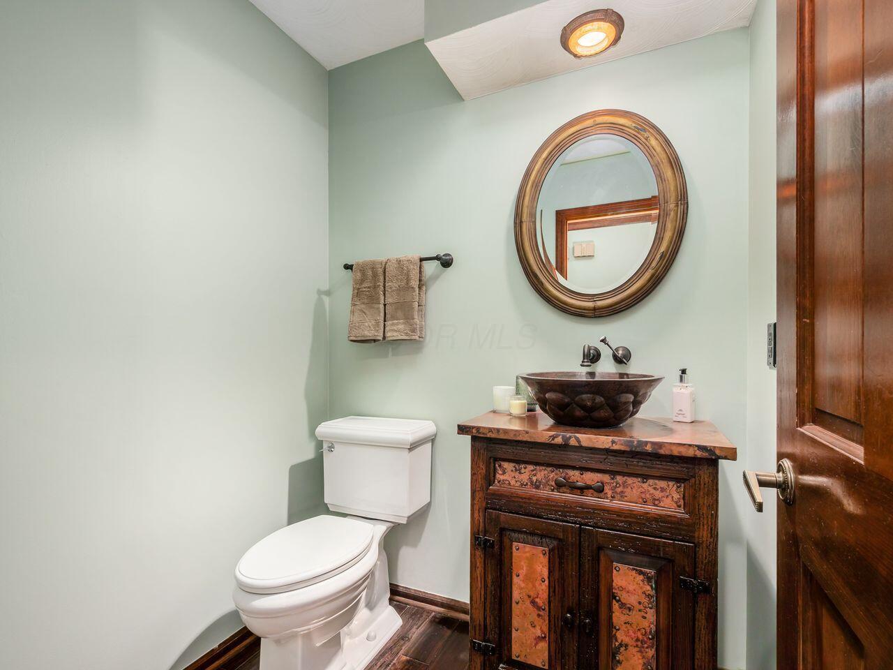 613 Valley Wood Court