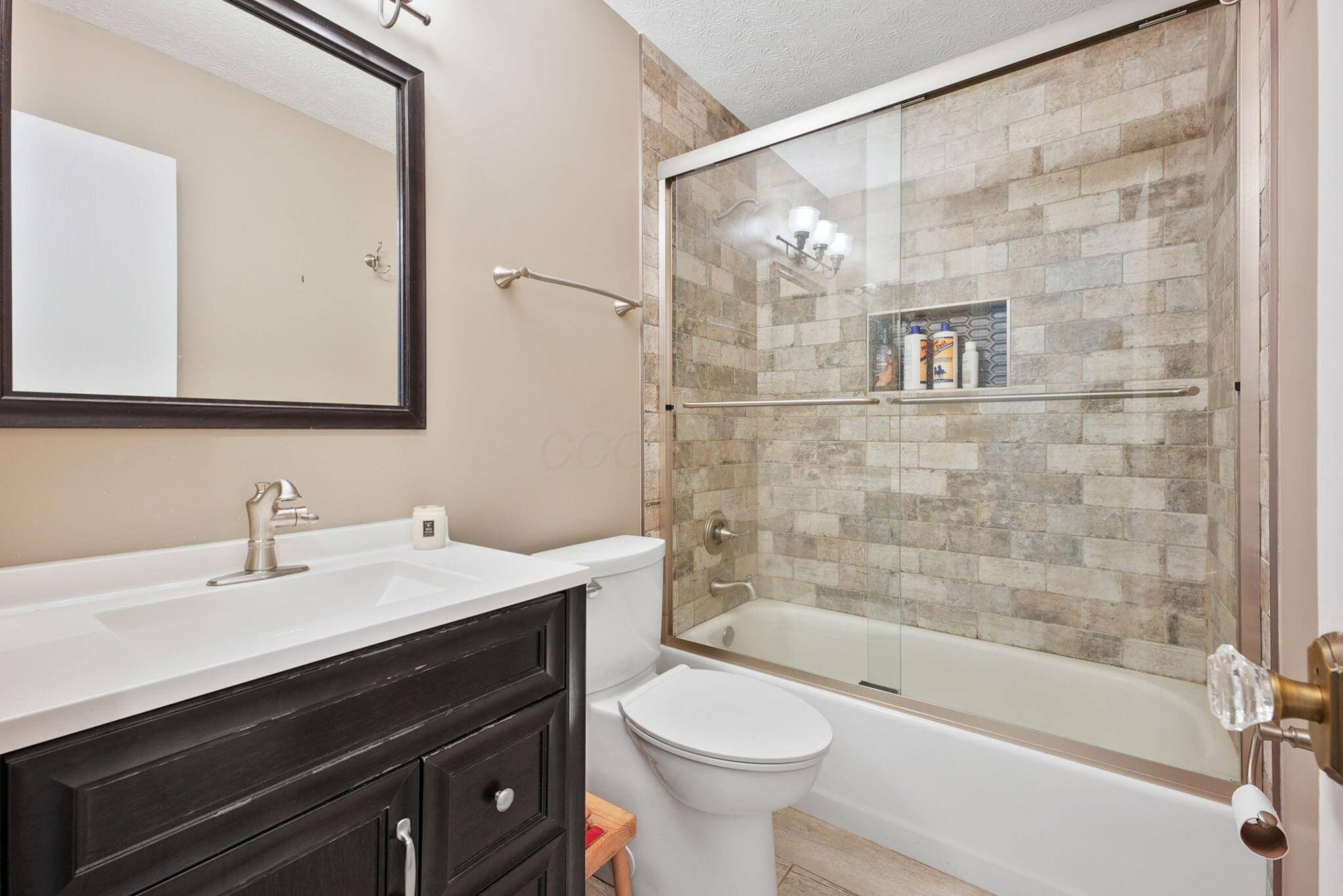 5318 Whispering Oak Boulevard