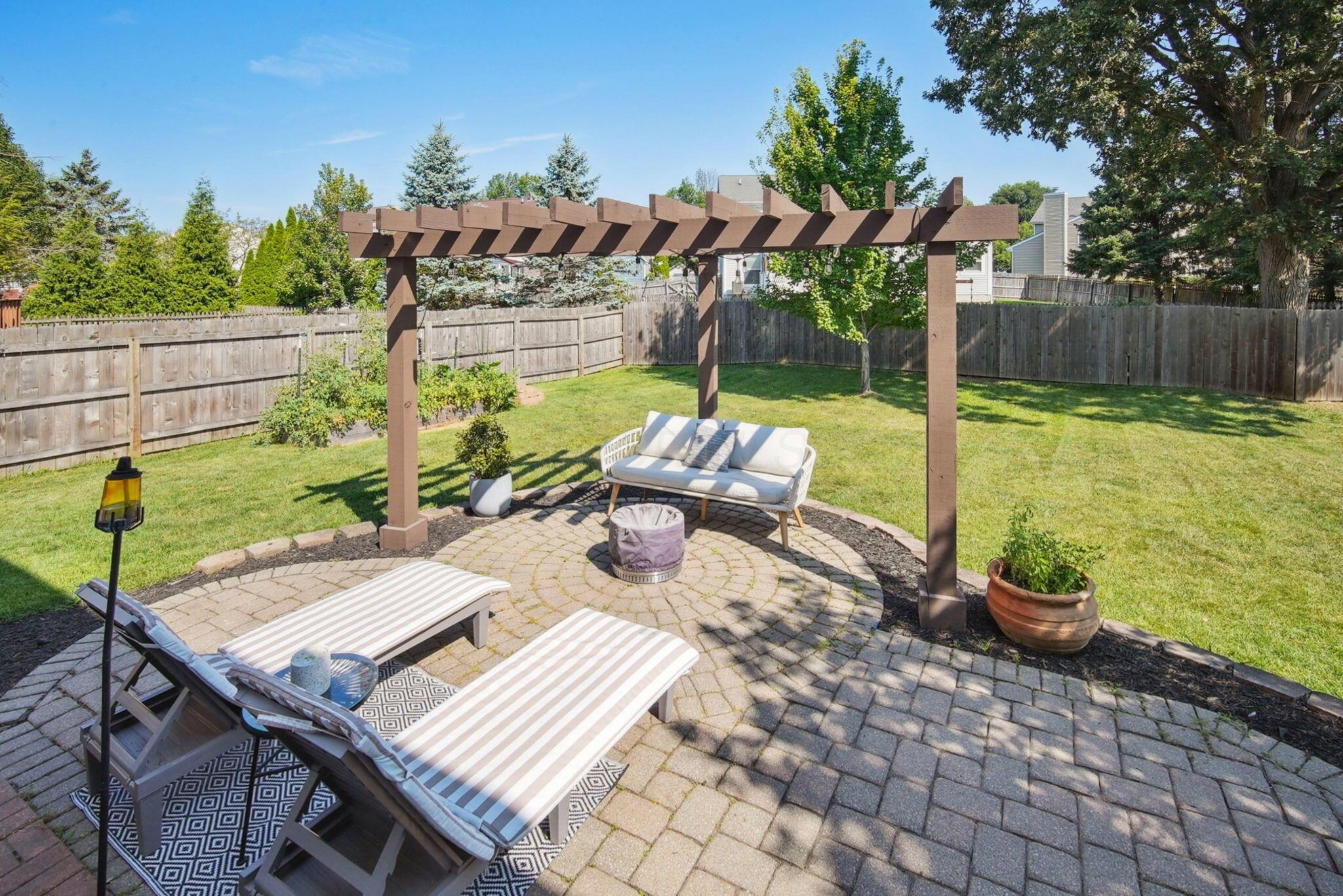 5318 Whispering Oak Boulevard