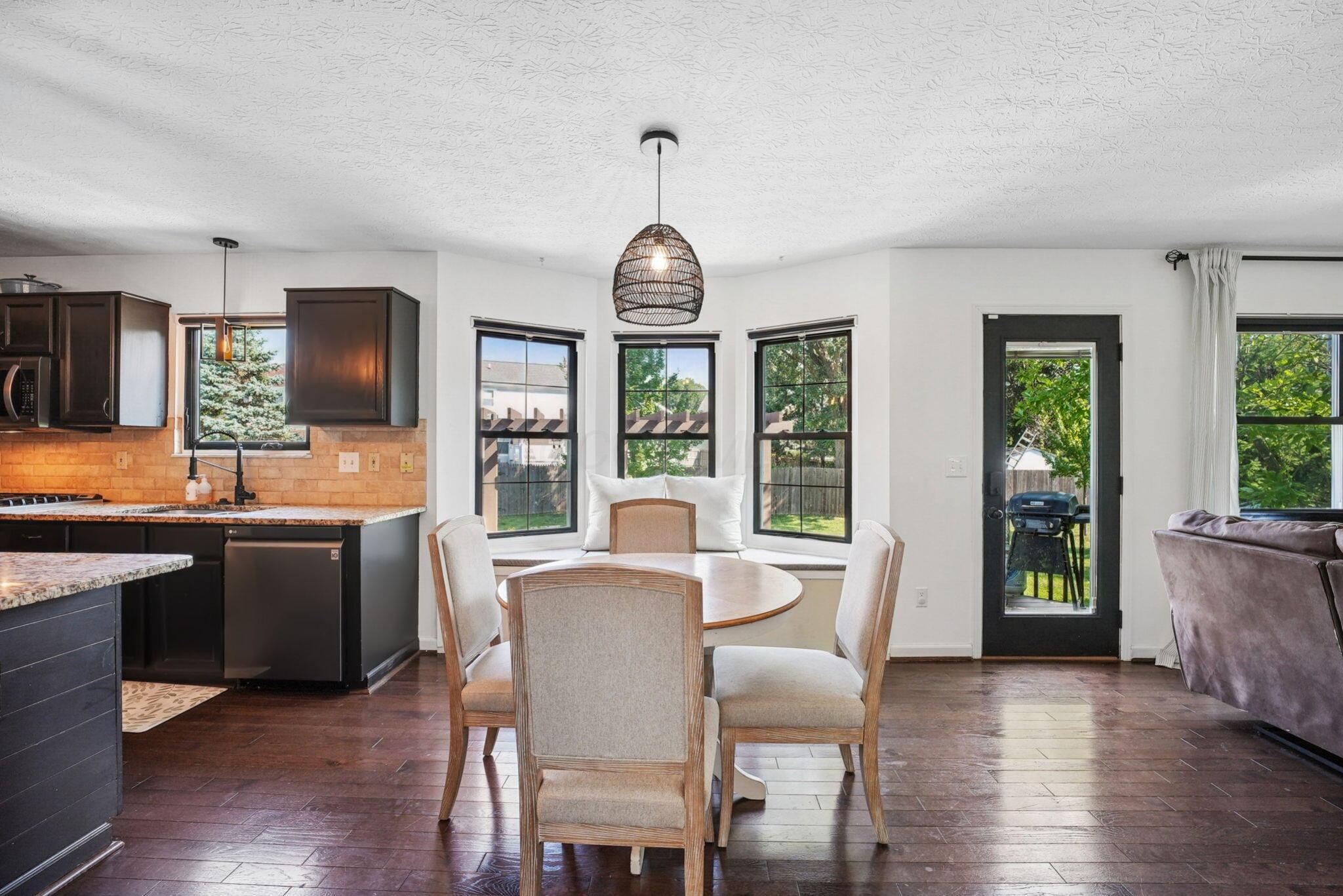 5318 Whispering Oak Boulevard