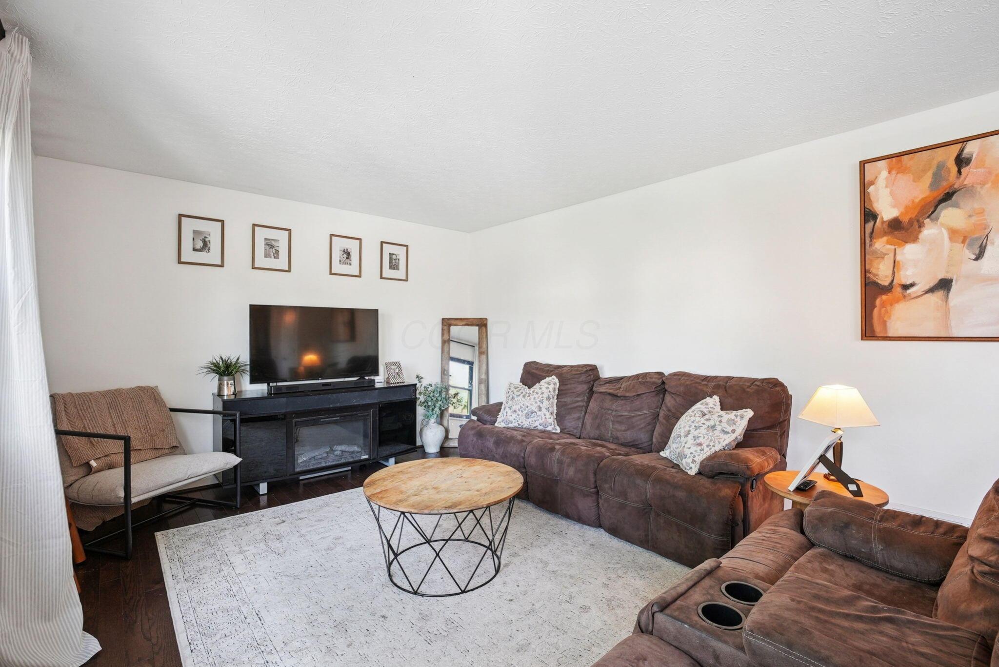 5318 Whispering Oak Boulevard