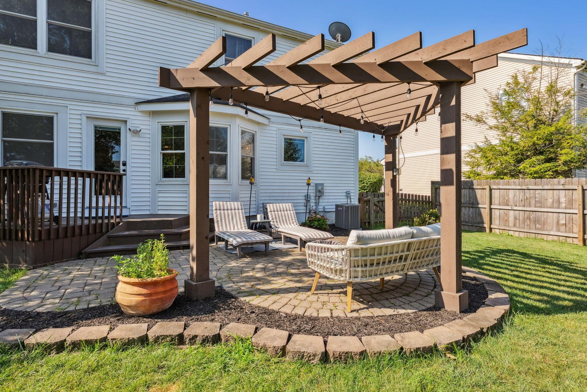 5318 Whispering Oak Boulevard