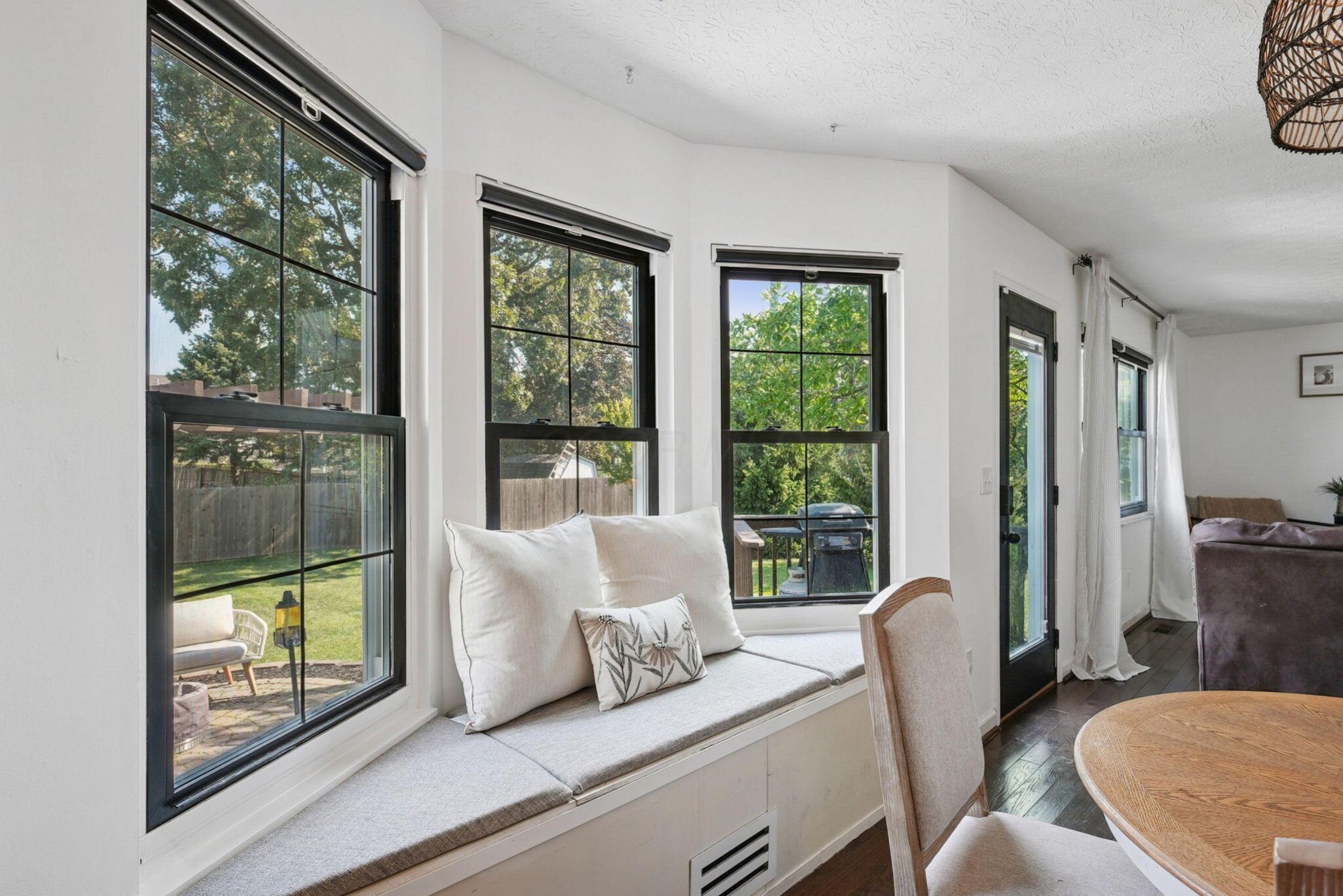 5318 Whispering Oak Boulevard