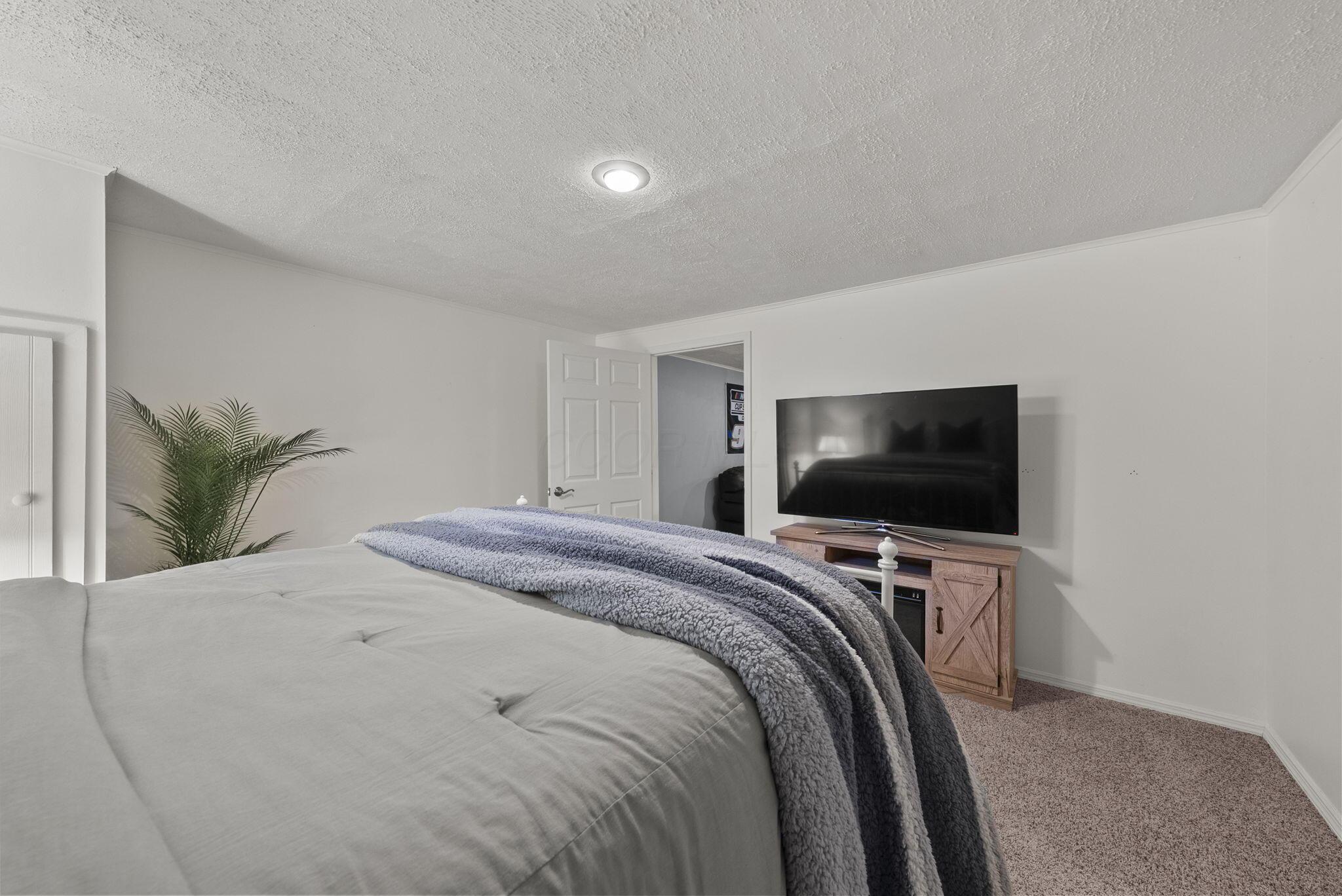 8040 Schoolside Drive