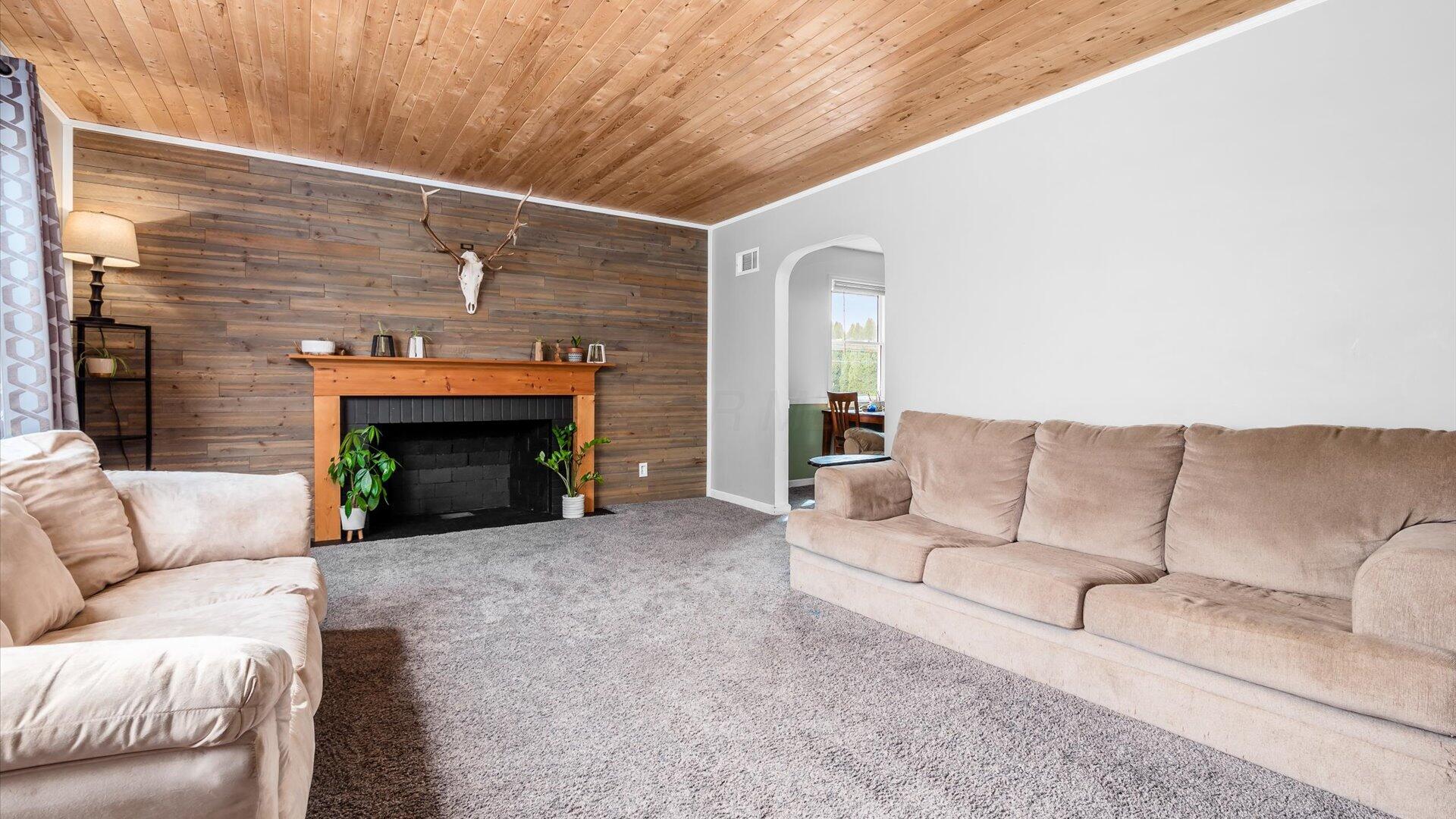 3125 E Highland Drive