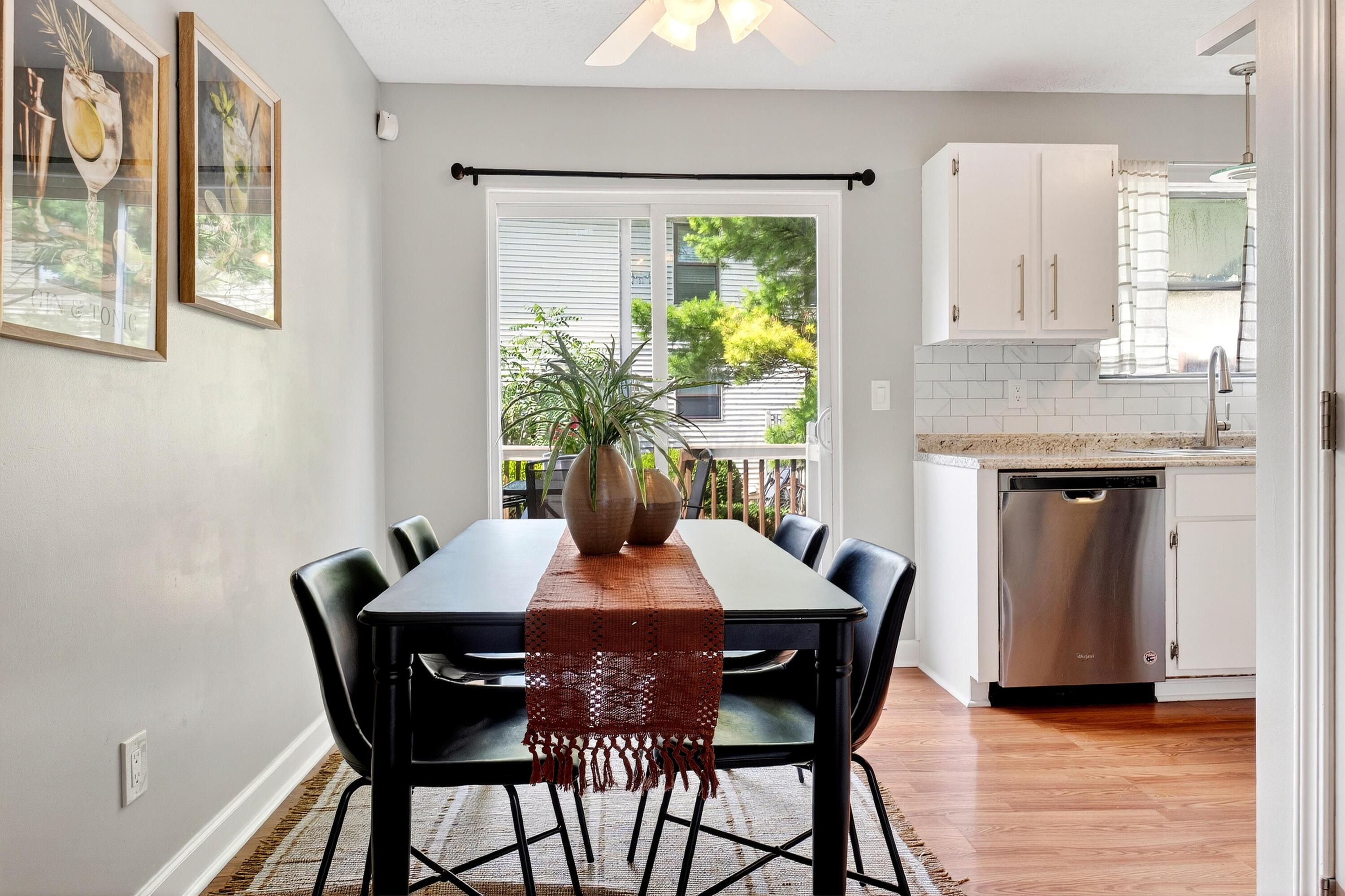 8189 Baltimore Avenue, 7C