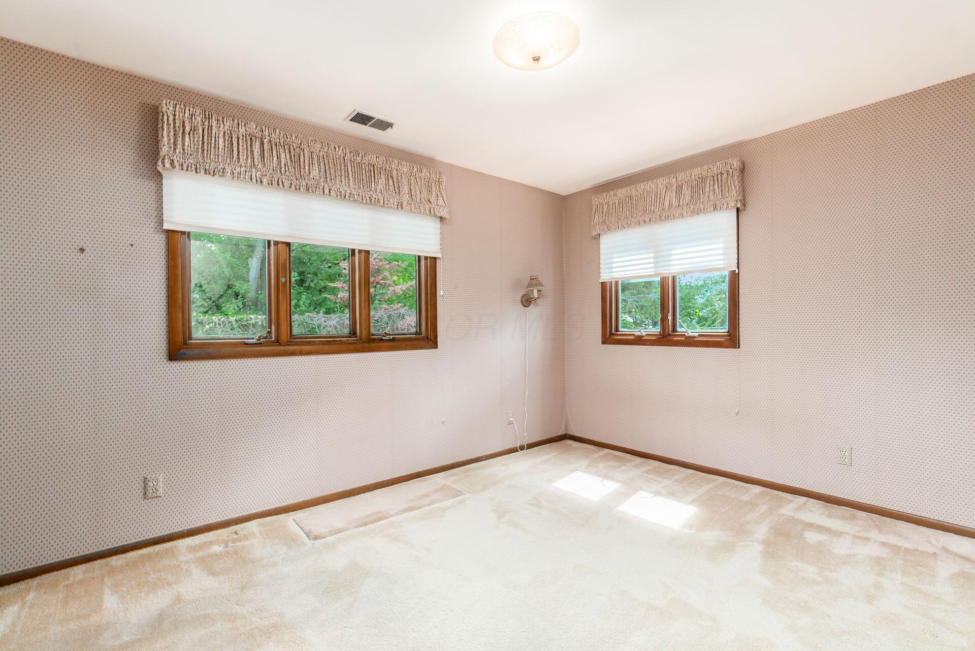 182 Hillcrest Drive