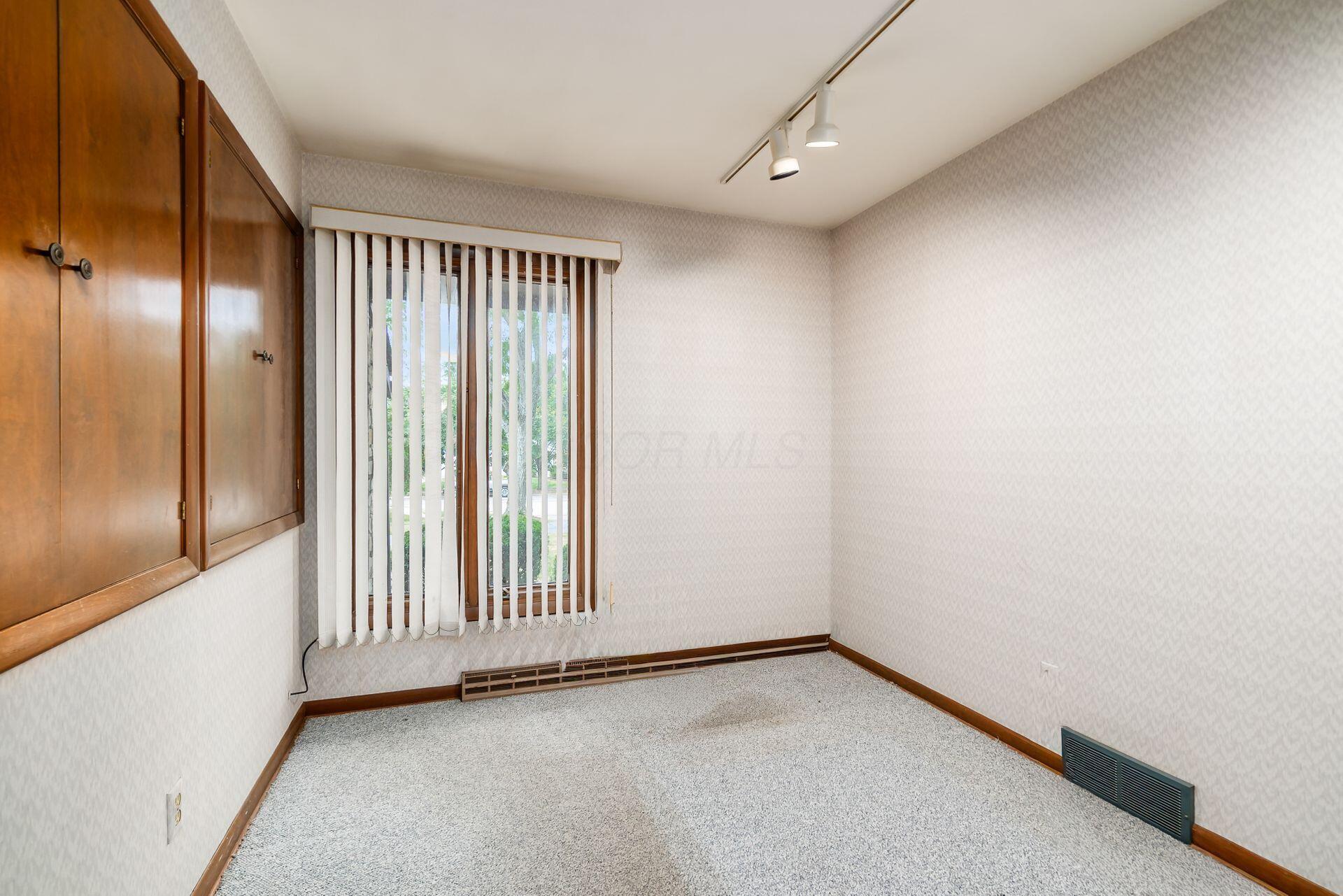 182 Hillcrest Drive