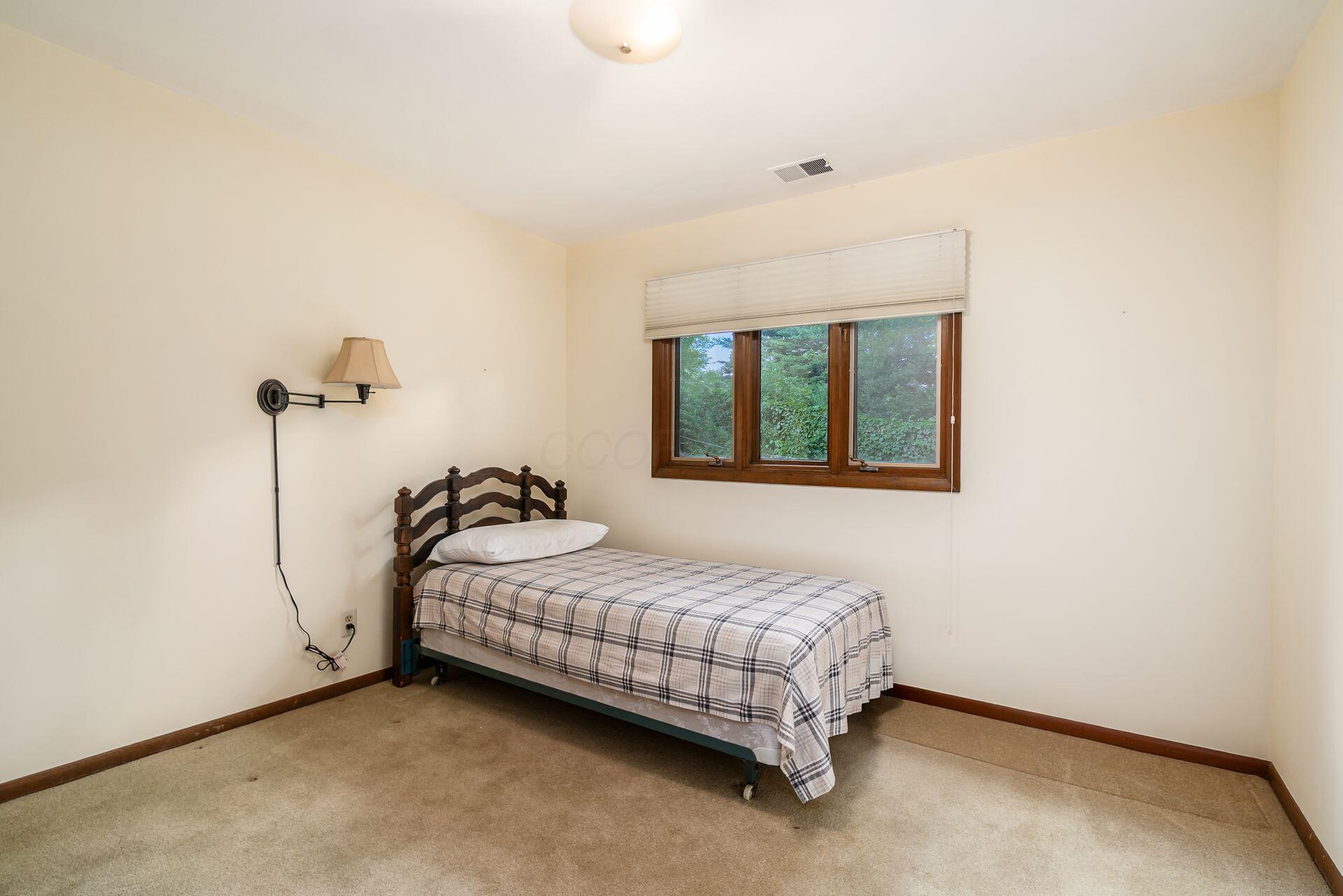 182 Hillcrest Drive