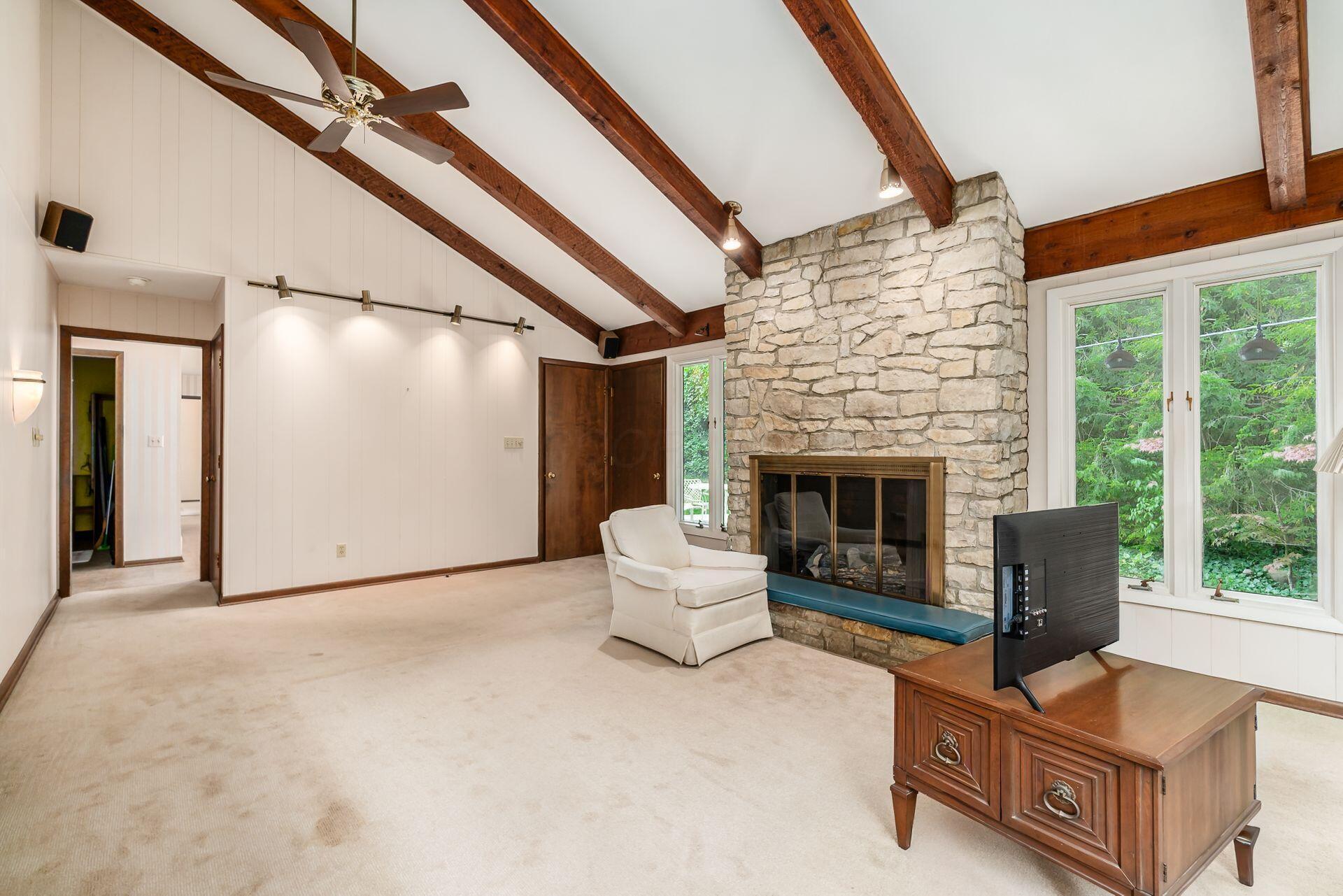 182 Hillcrest Drive