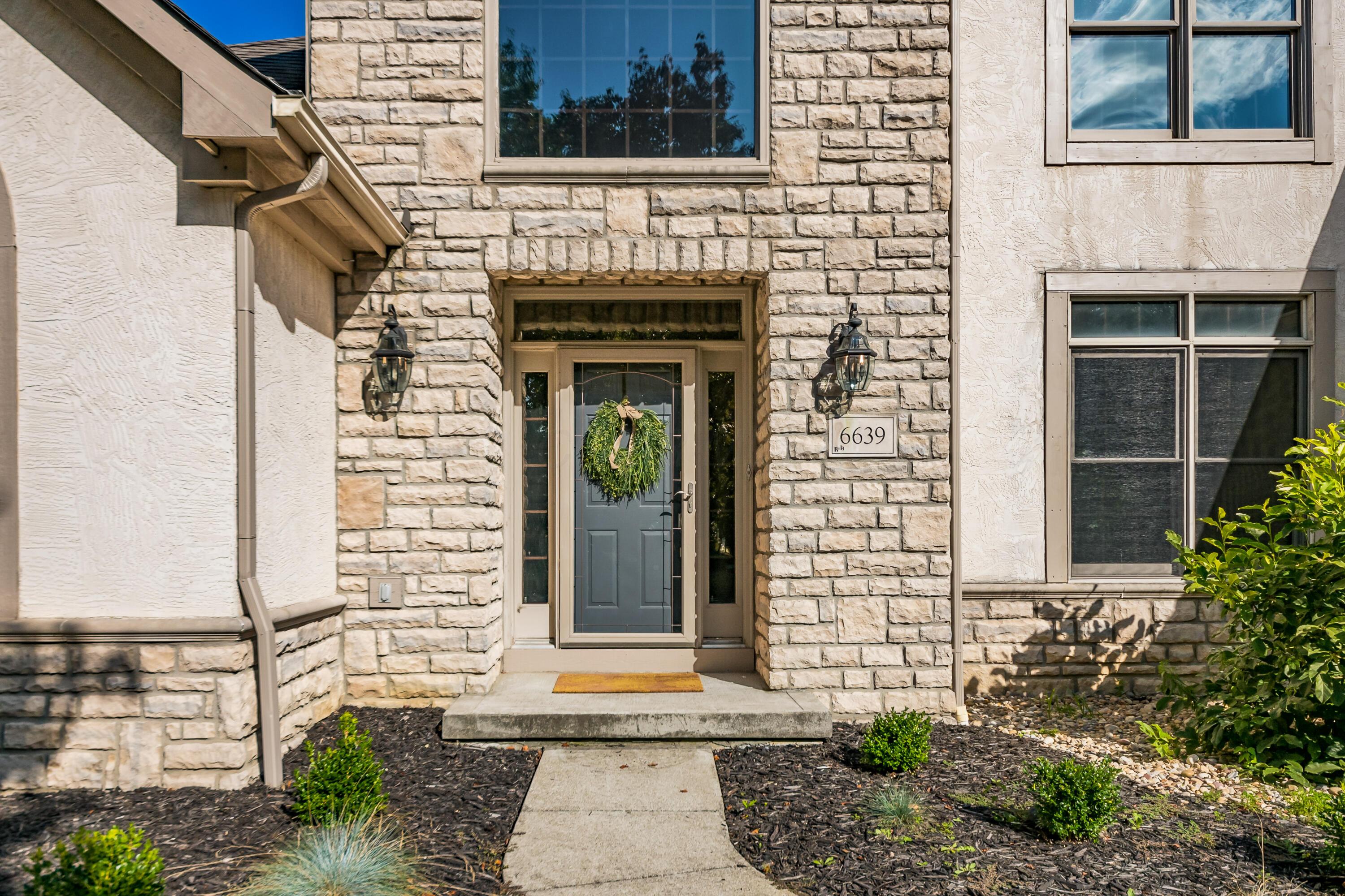 6639 Meadow Glen Dr S