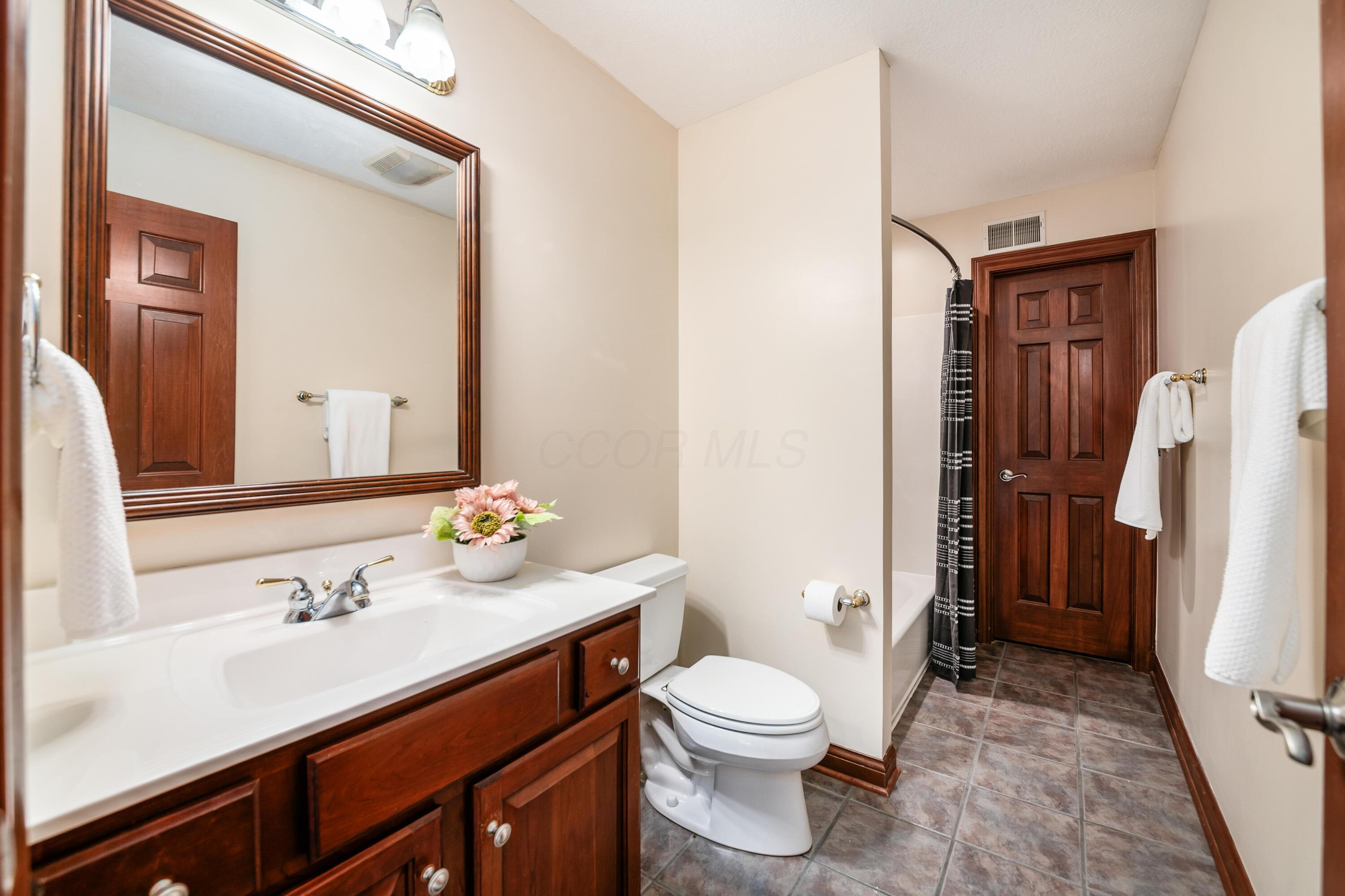 6639 Meadow Glen Dr S