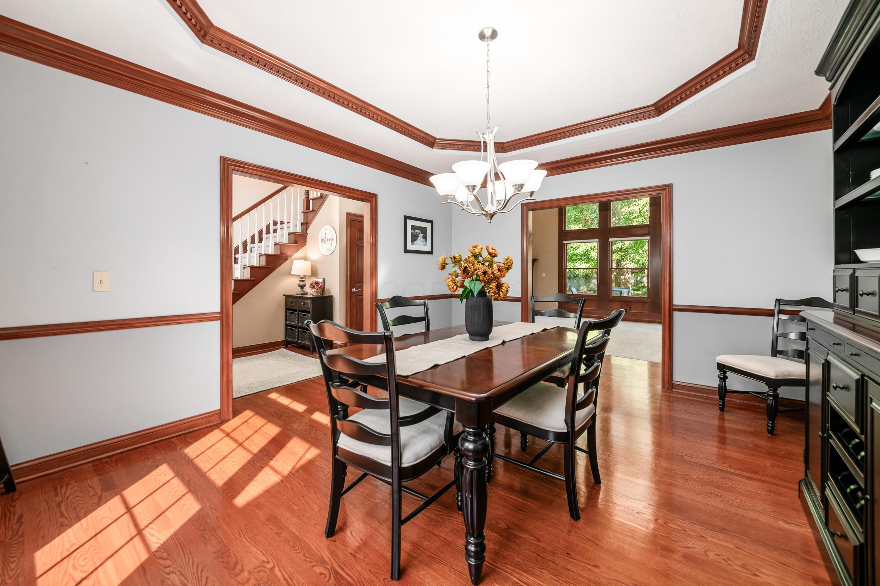 6639 Meadow Glen Dr S