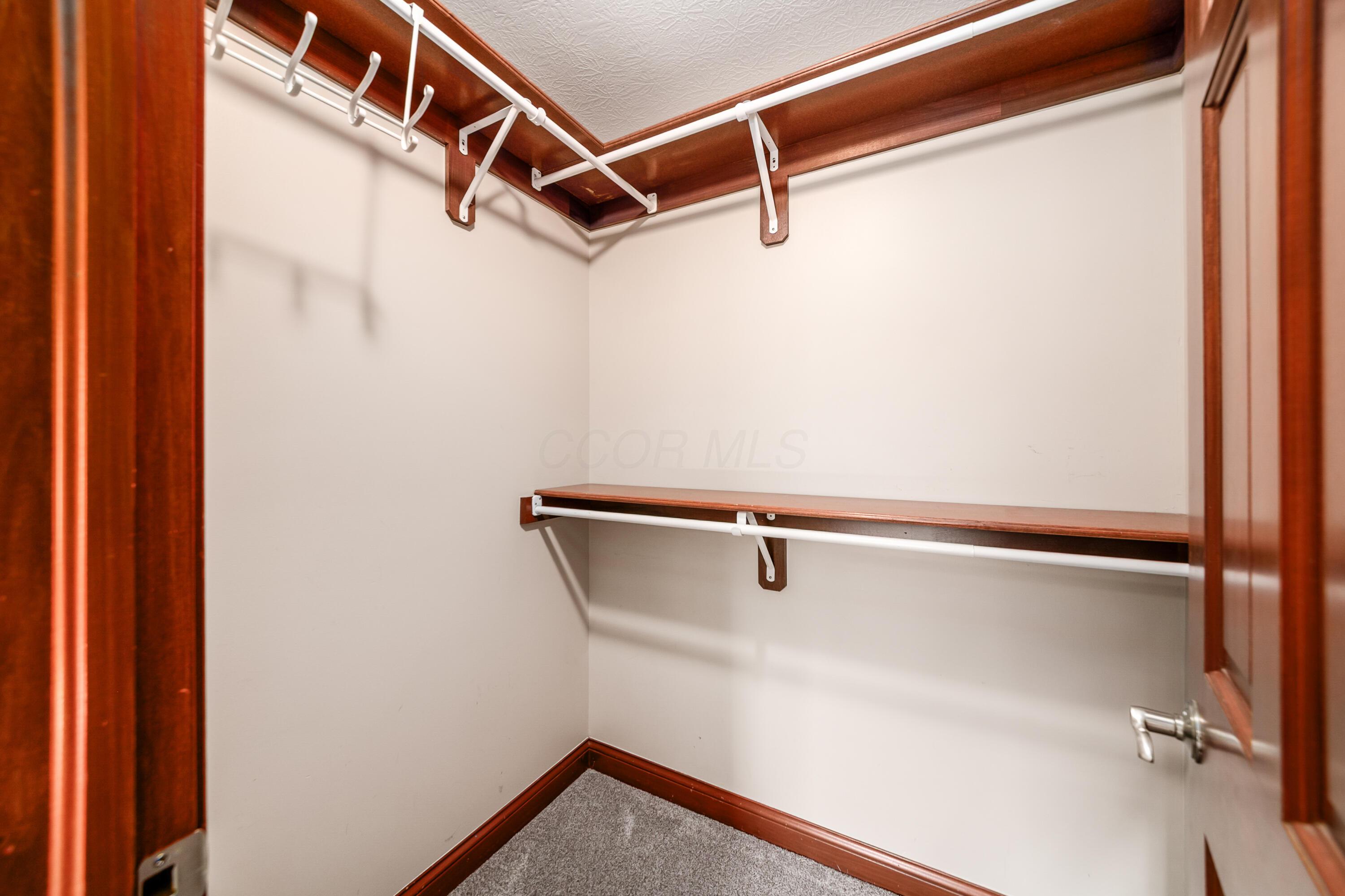 6639 Meadow Glen Dr S