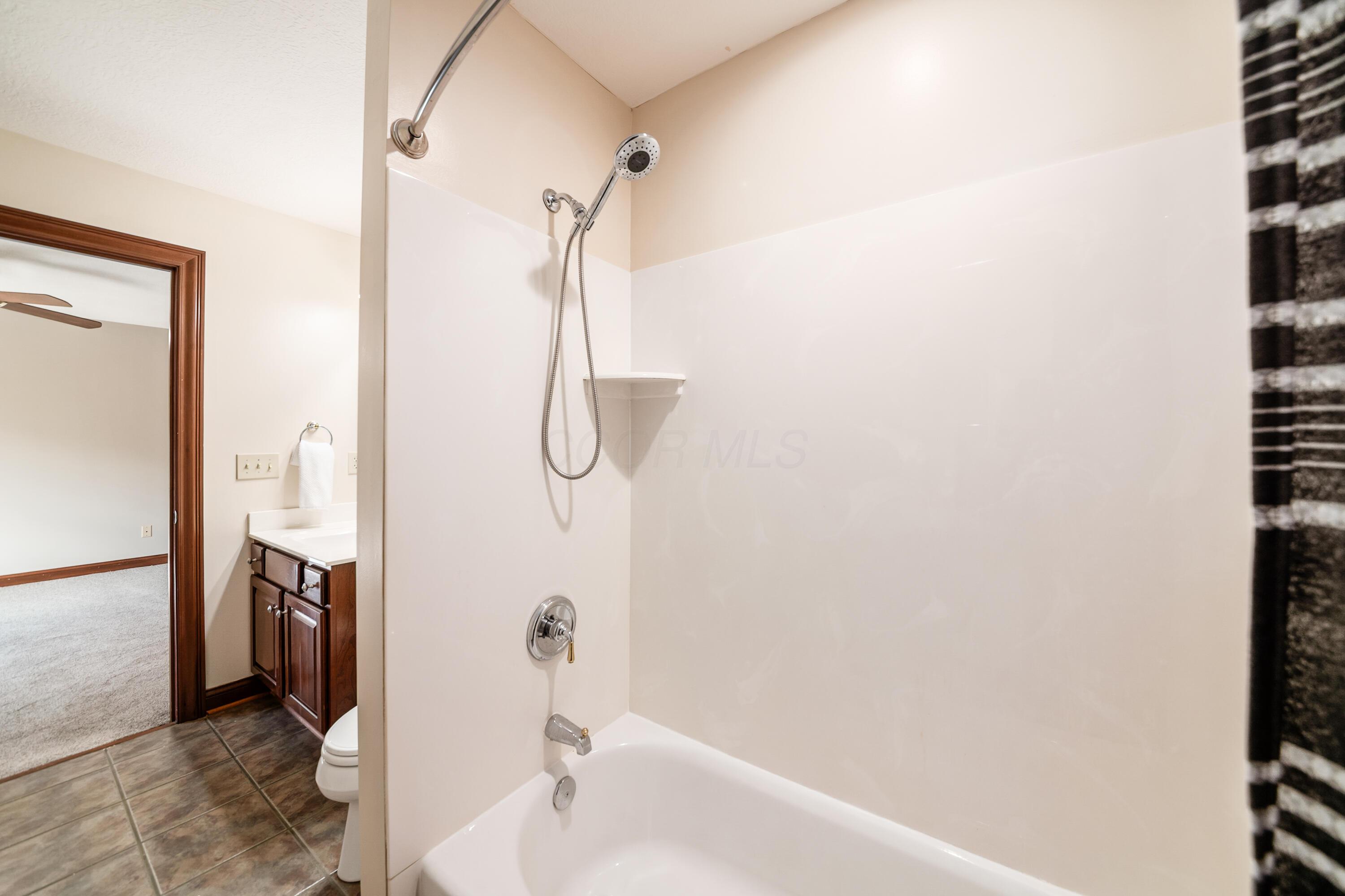 6639 Meadow Glen Dr S