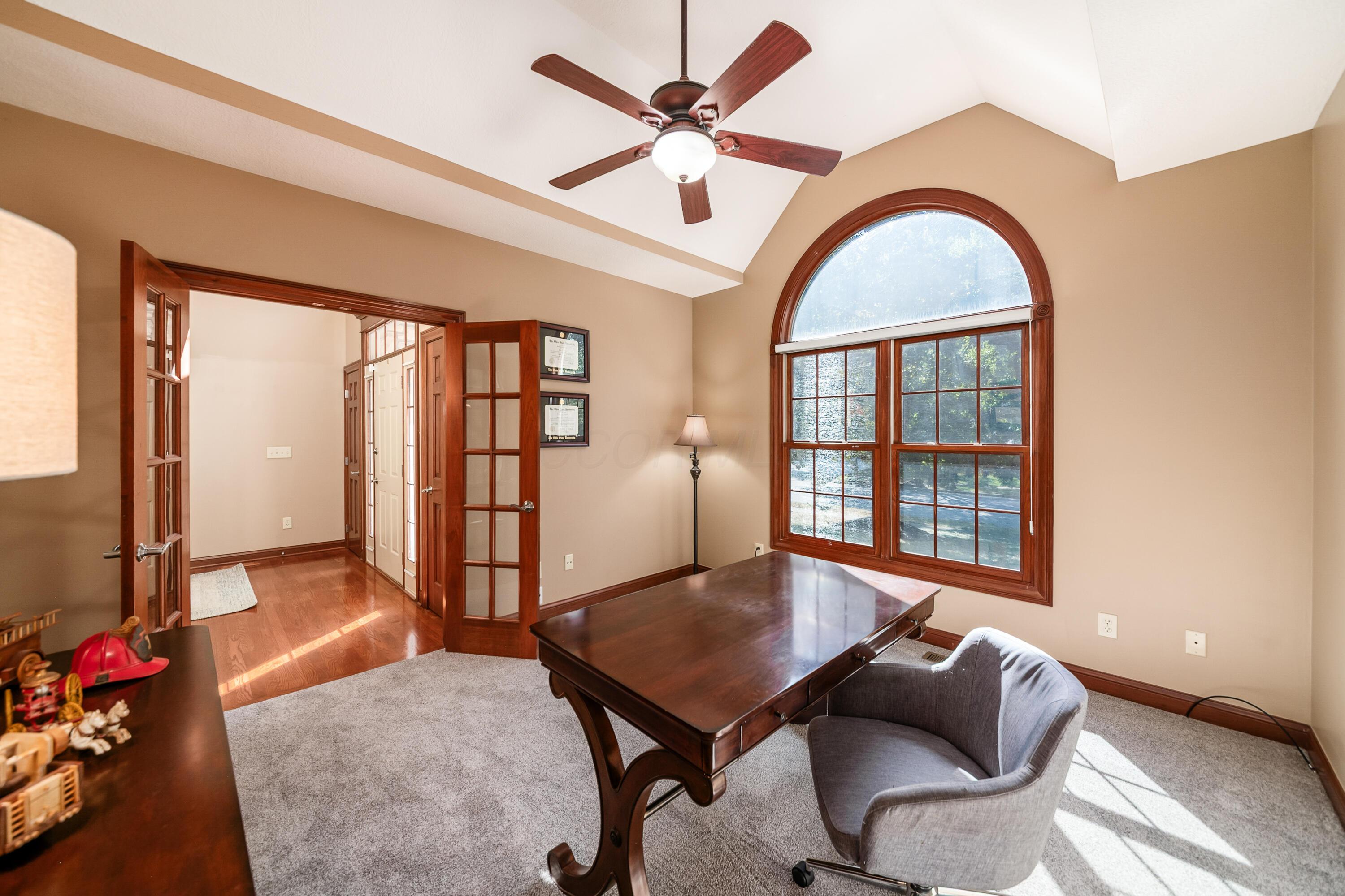 6639 Meadow Glen Dr S