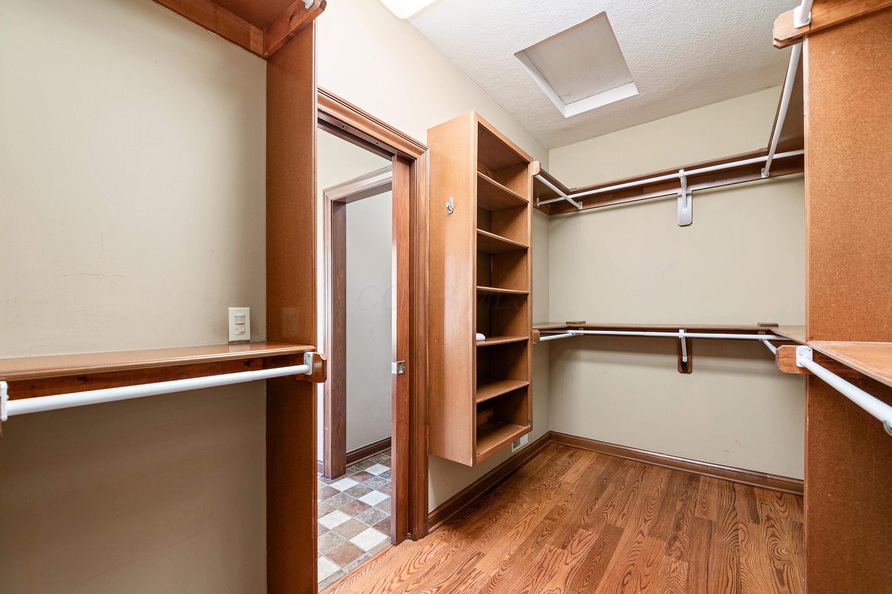 6639 Meadow Glen Dr S