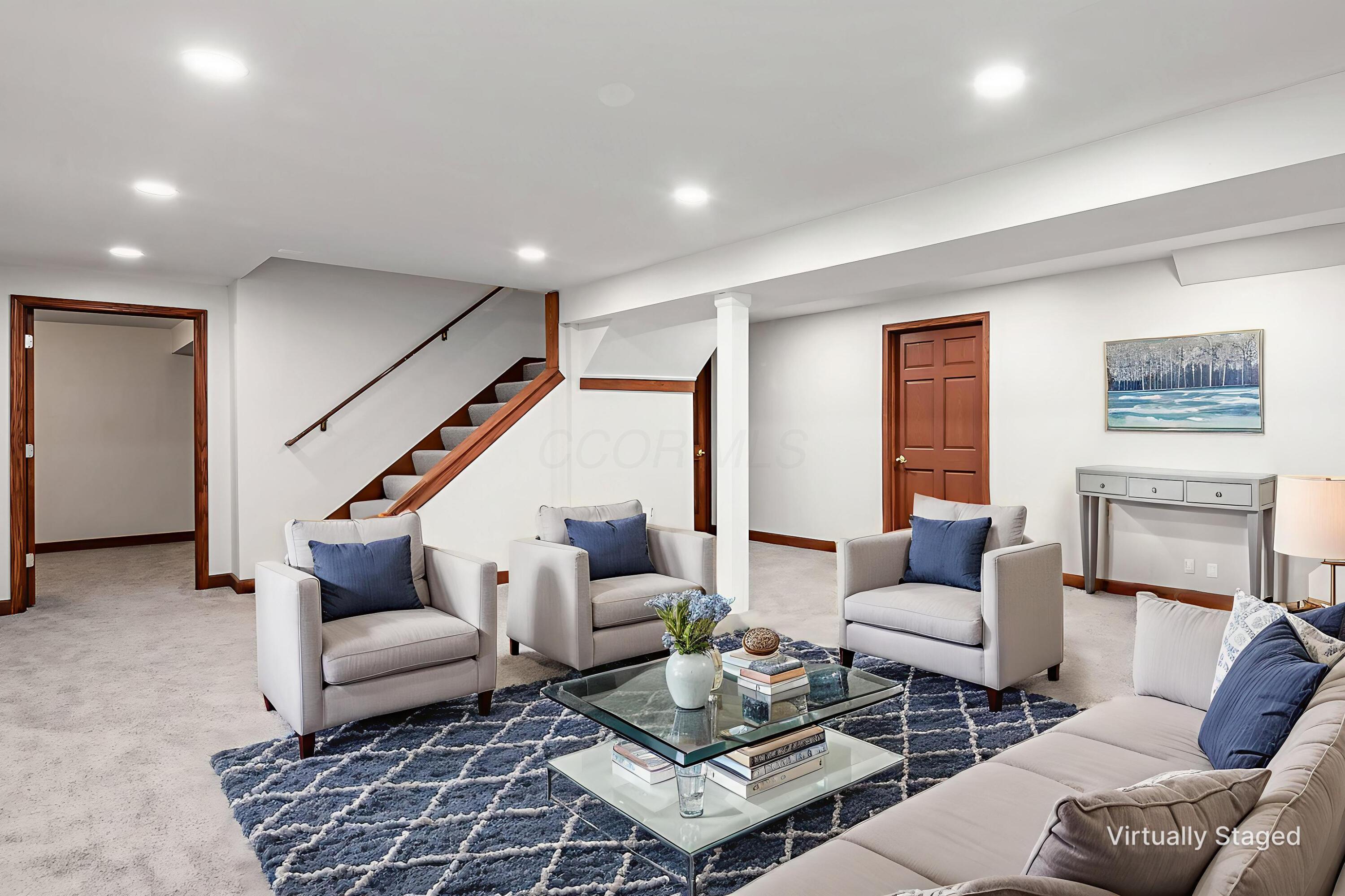 6639 Meadow Glen Dr S