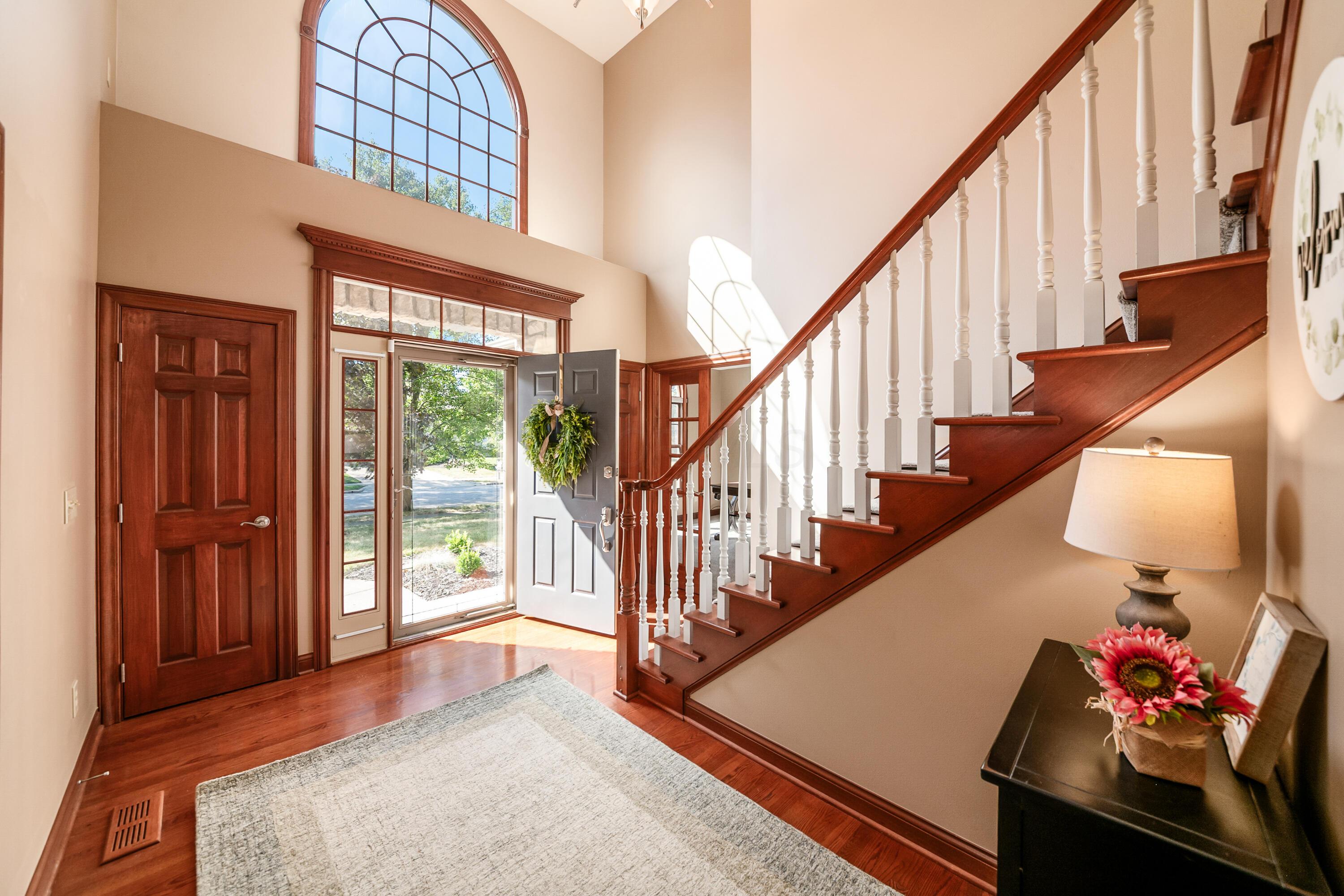 6639 Meadow Glen Dr S