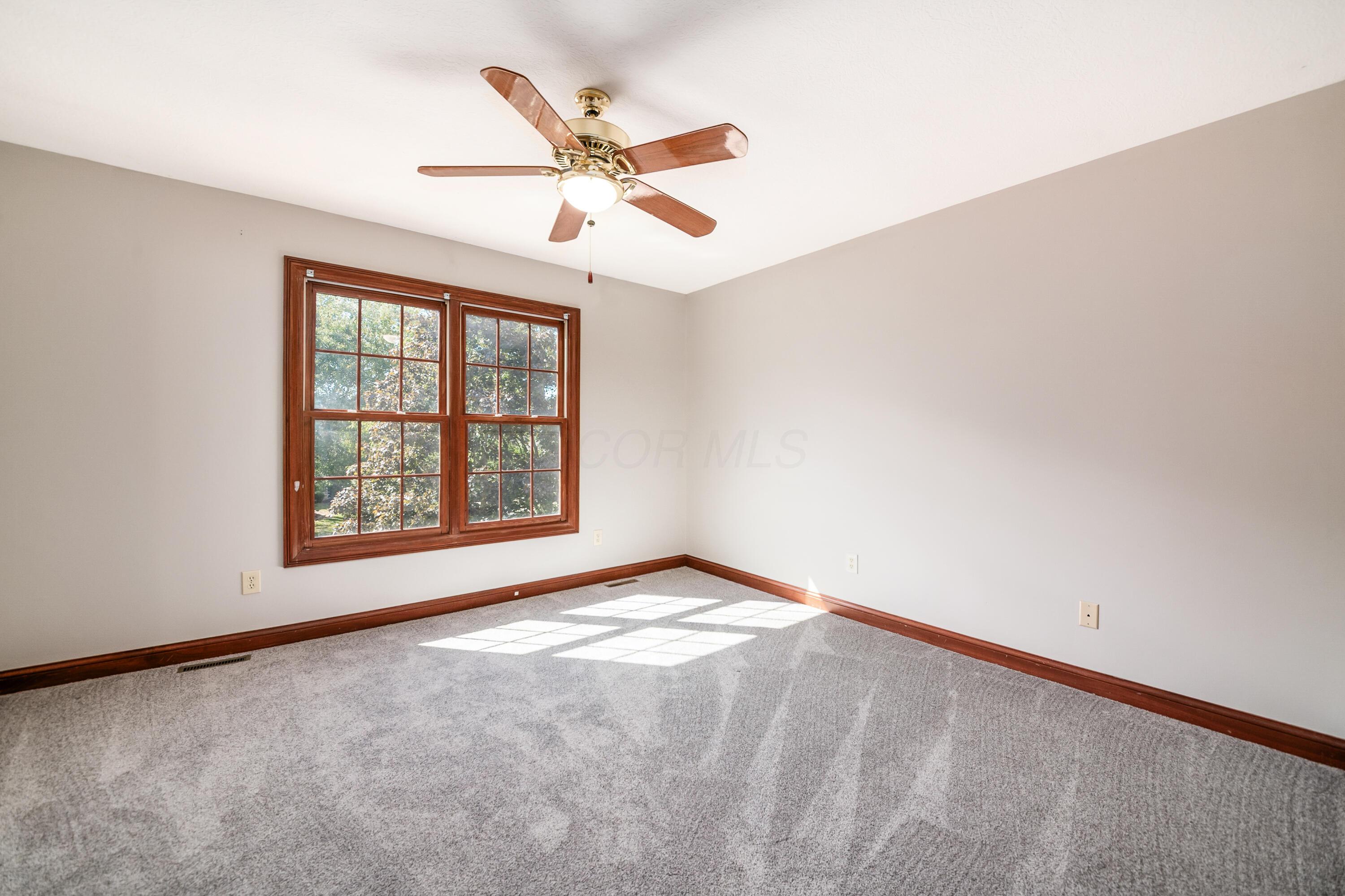 6639 Meadow Glen Dr S