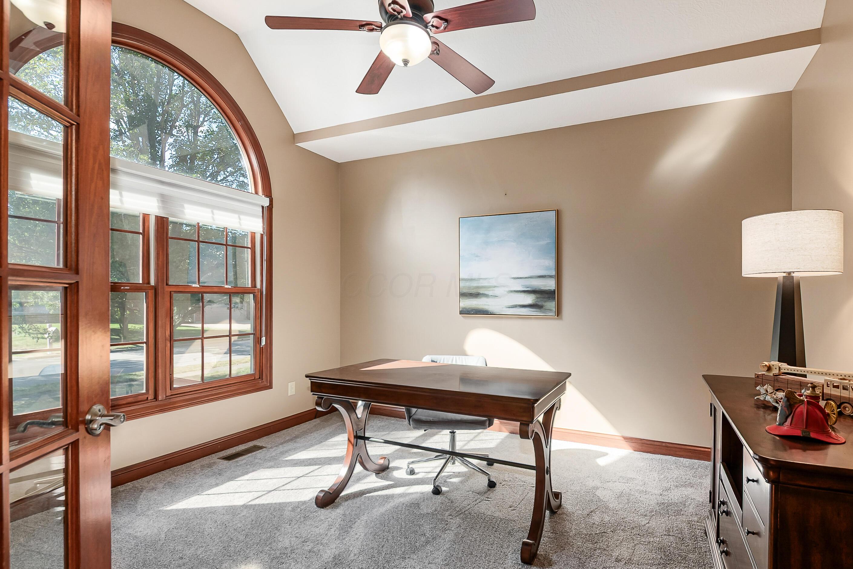 6639 Meadow Glen Dr S