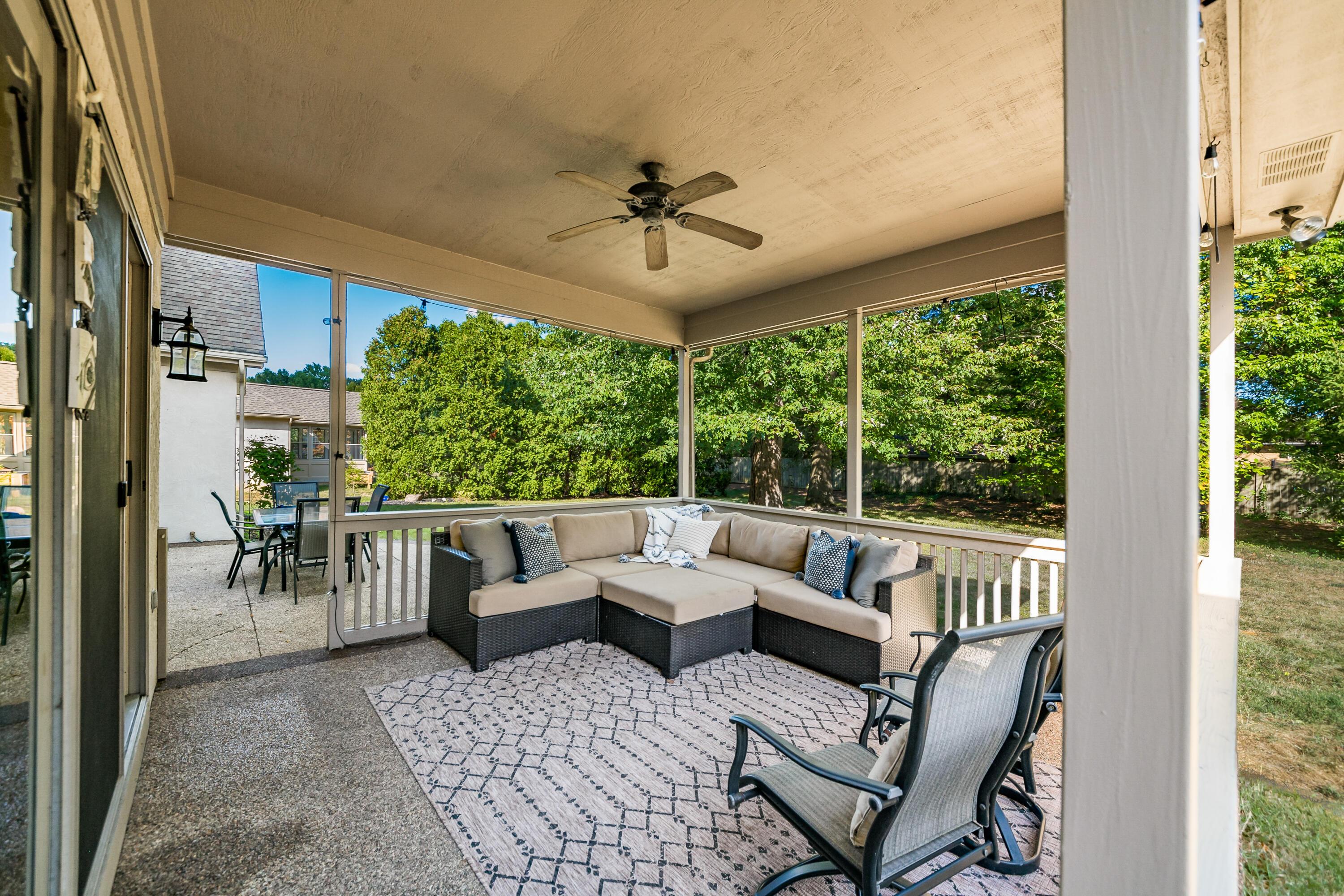 6639 Meadow Glen Dr S