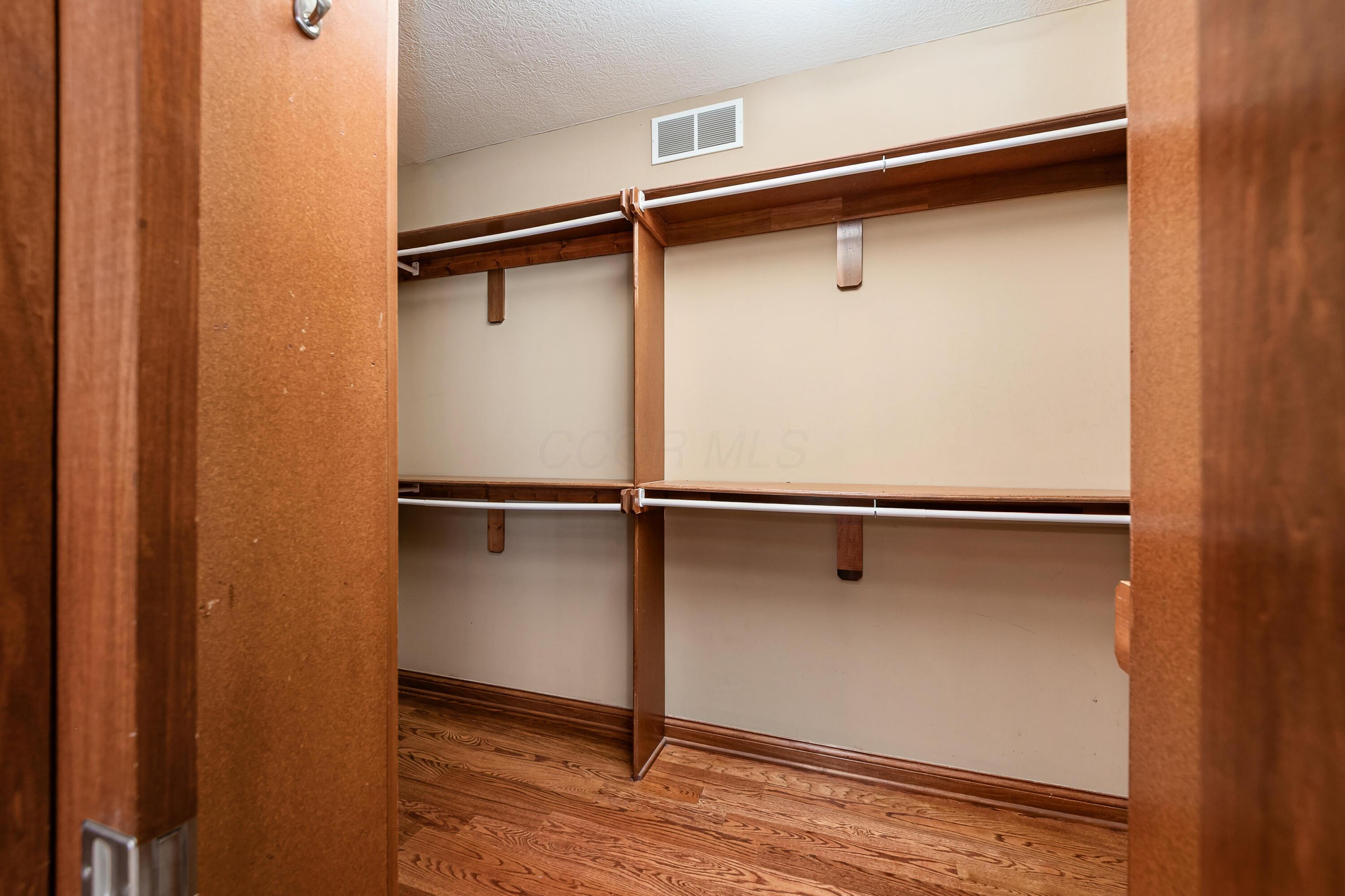 6639 Meadow Glen Dr S