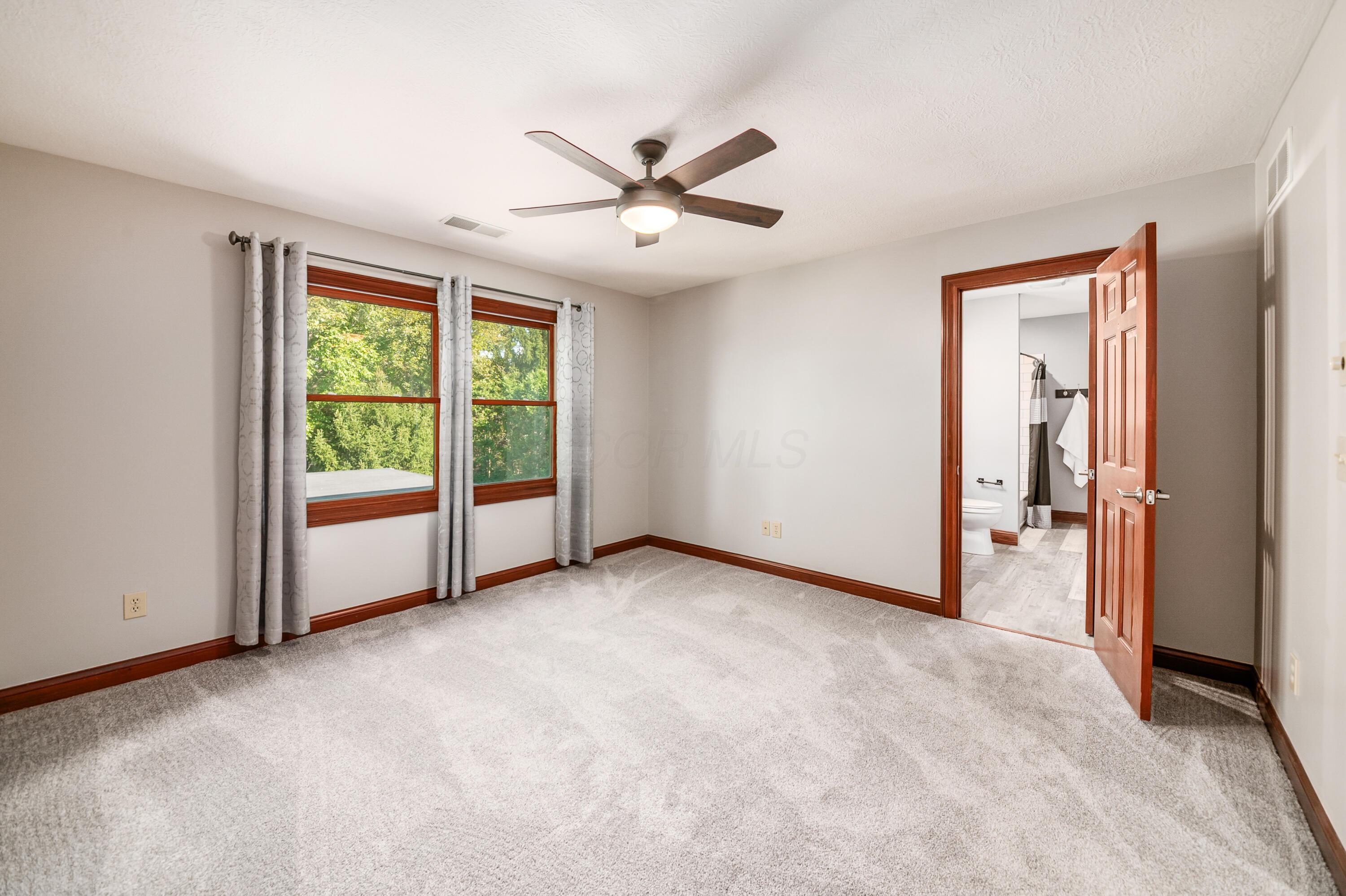 6639 Meadow Glen Dr S