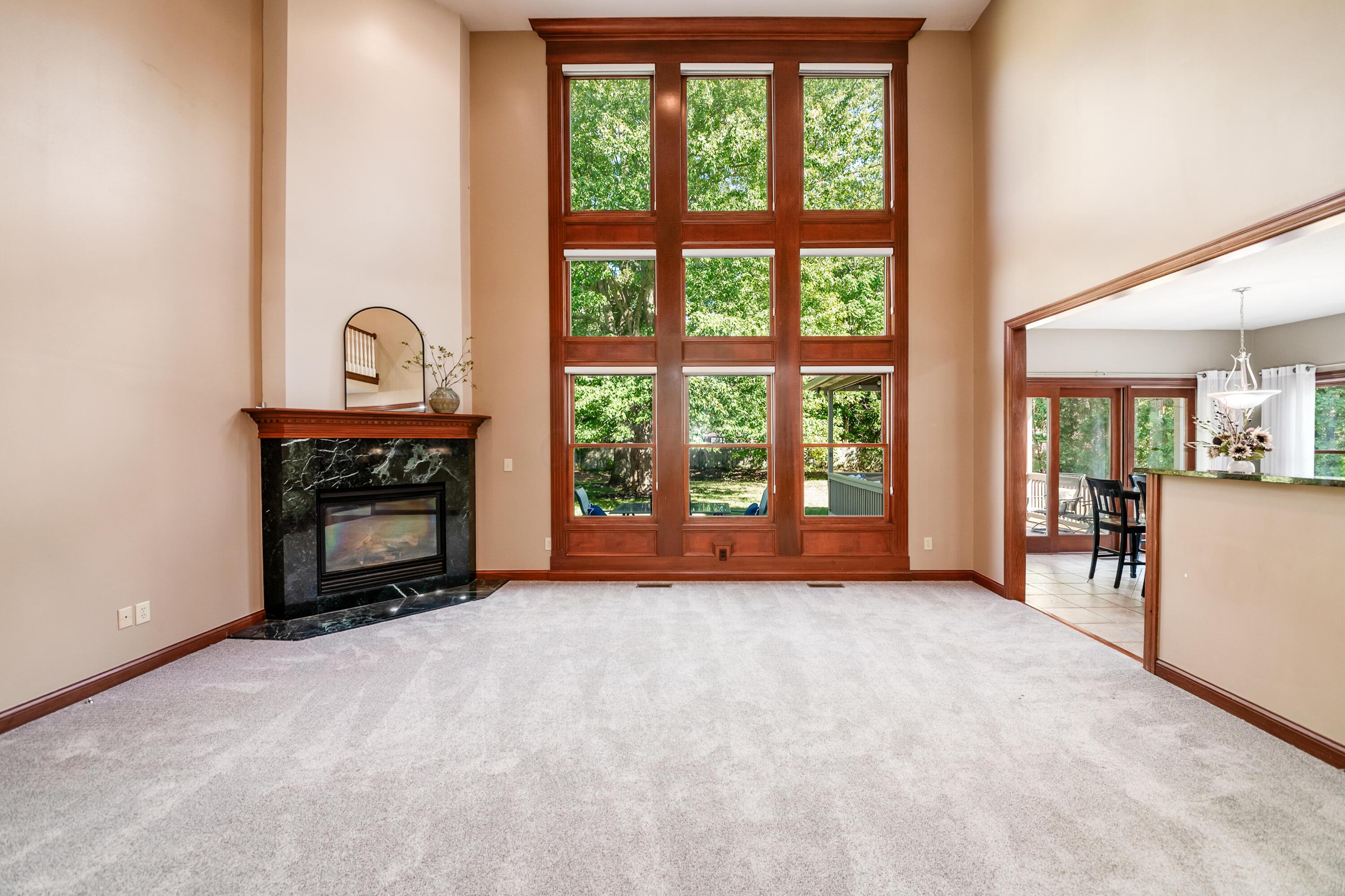 6639 Meadow Glen Dr S