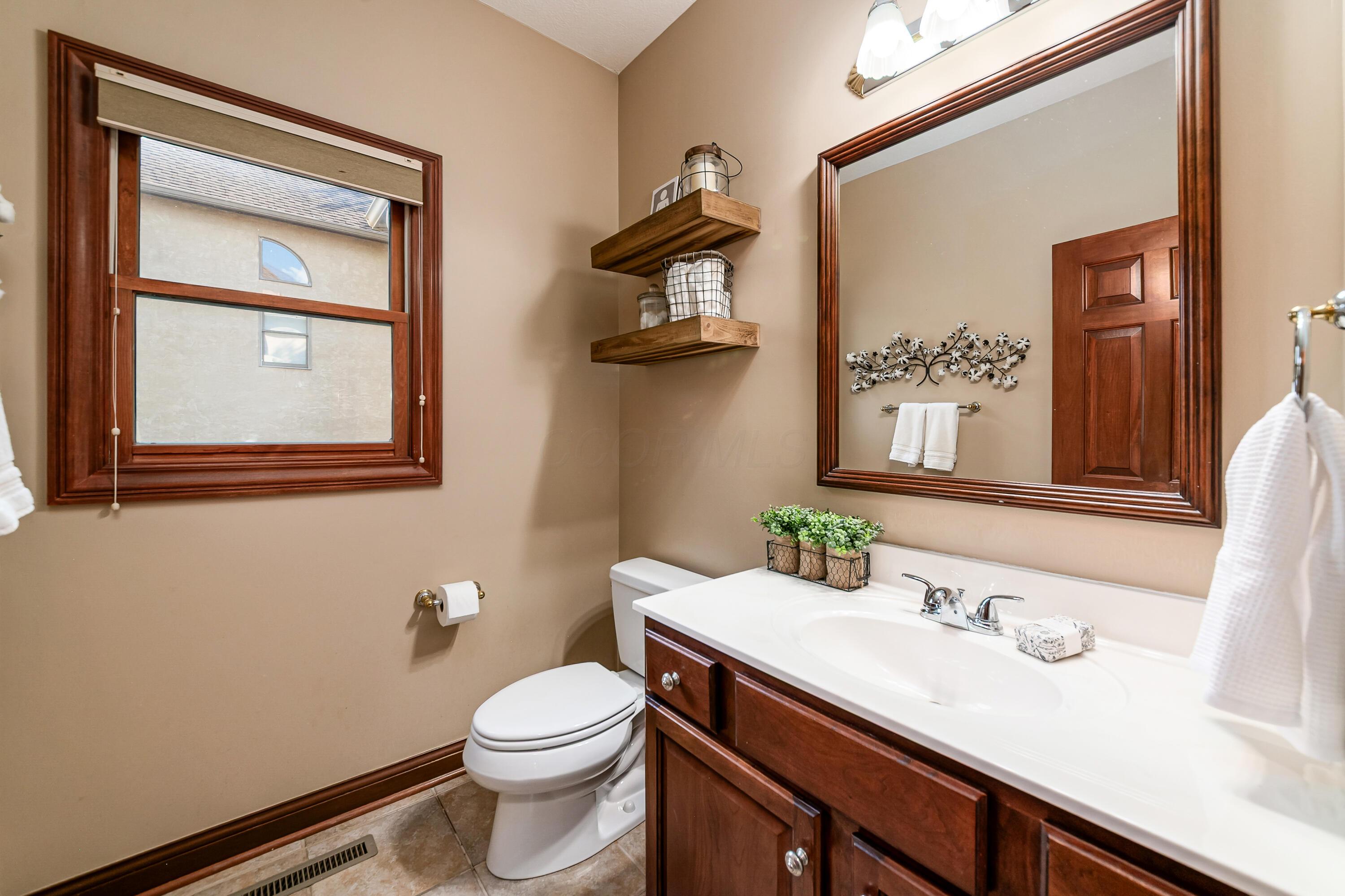 6639 Meadow Glen Dr S