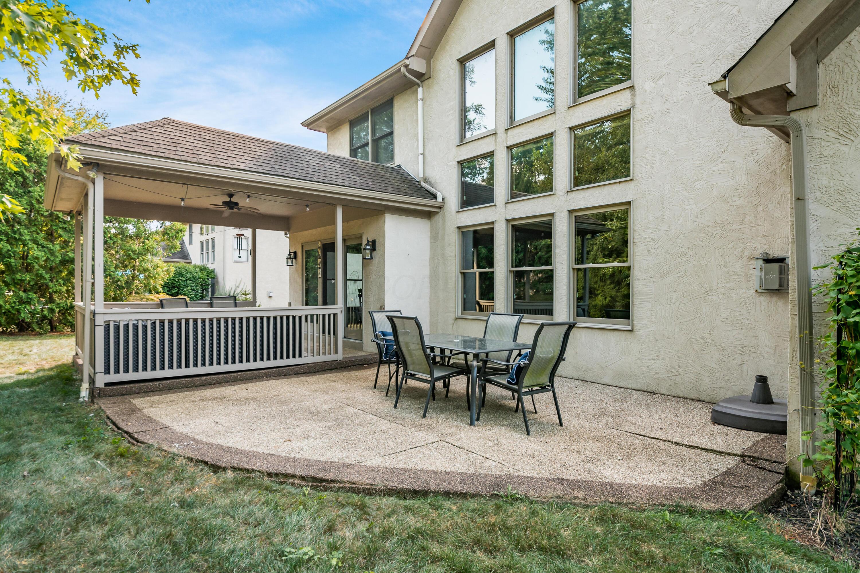 6639 Meadow Glen Dr S