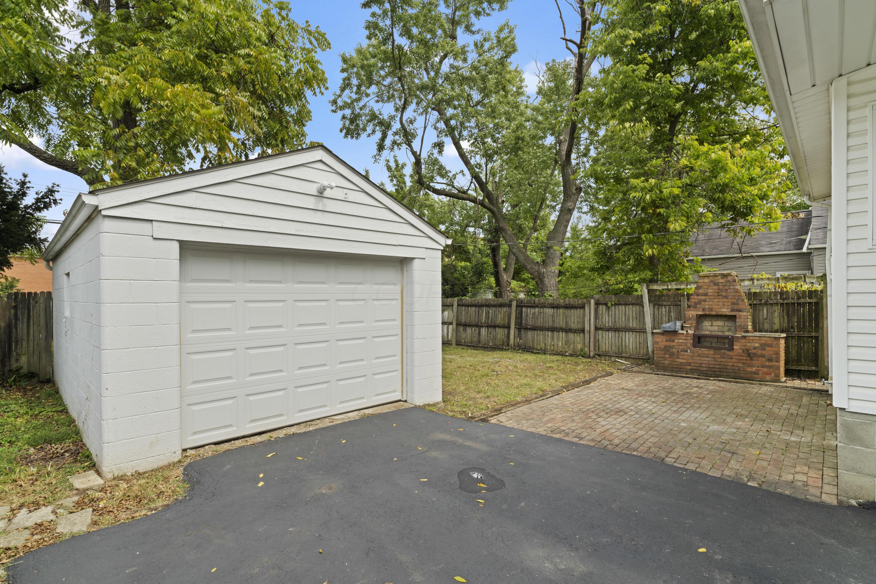 1888 E North Broadway Street