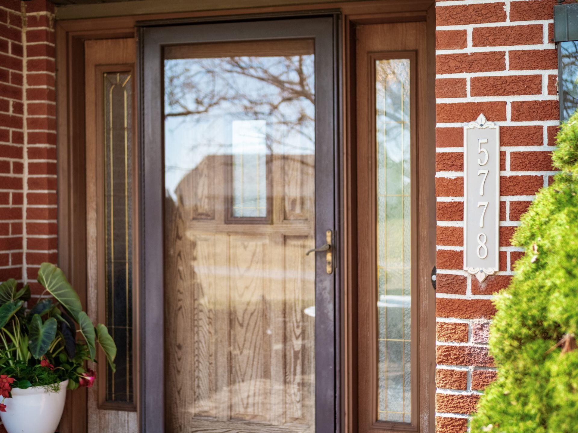 5778 Robin Hood Lane