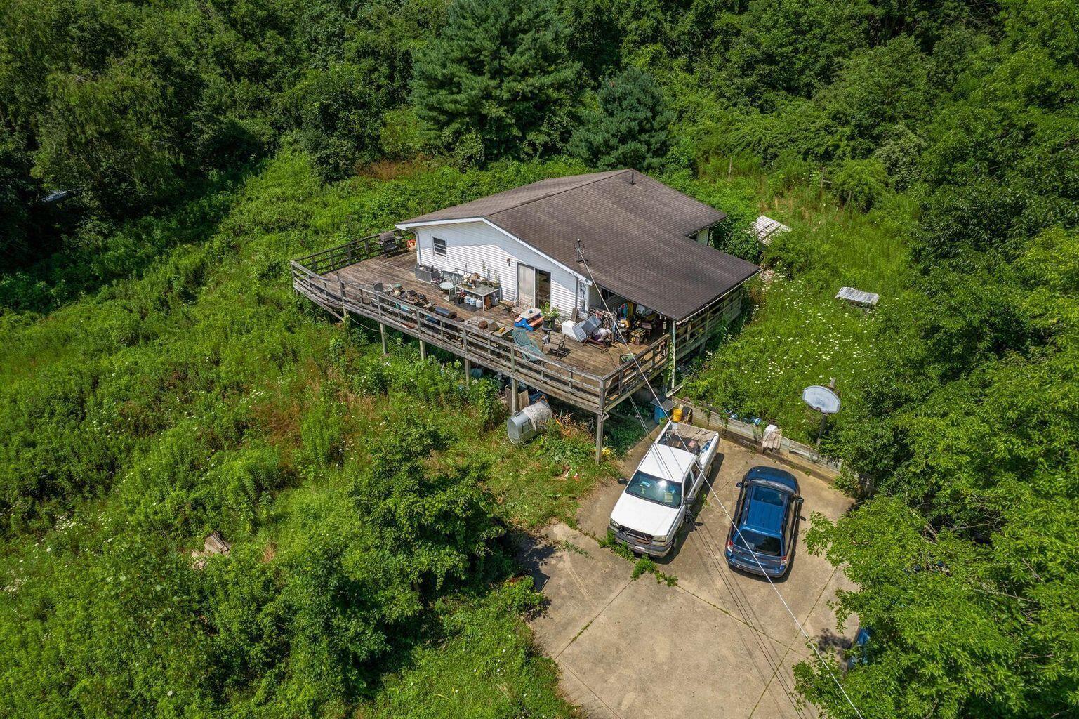 10019 Duncan Plains Road NW