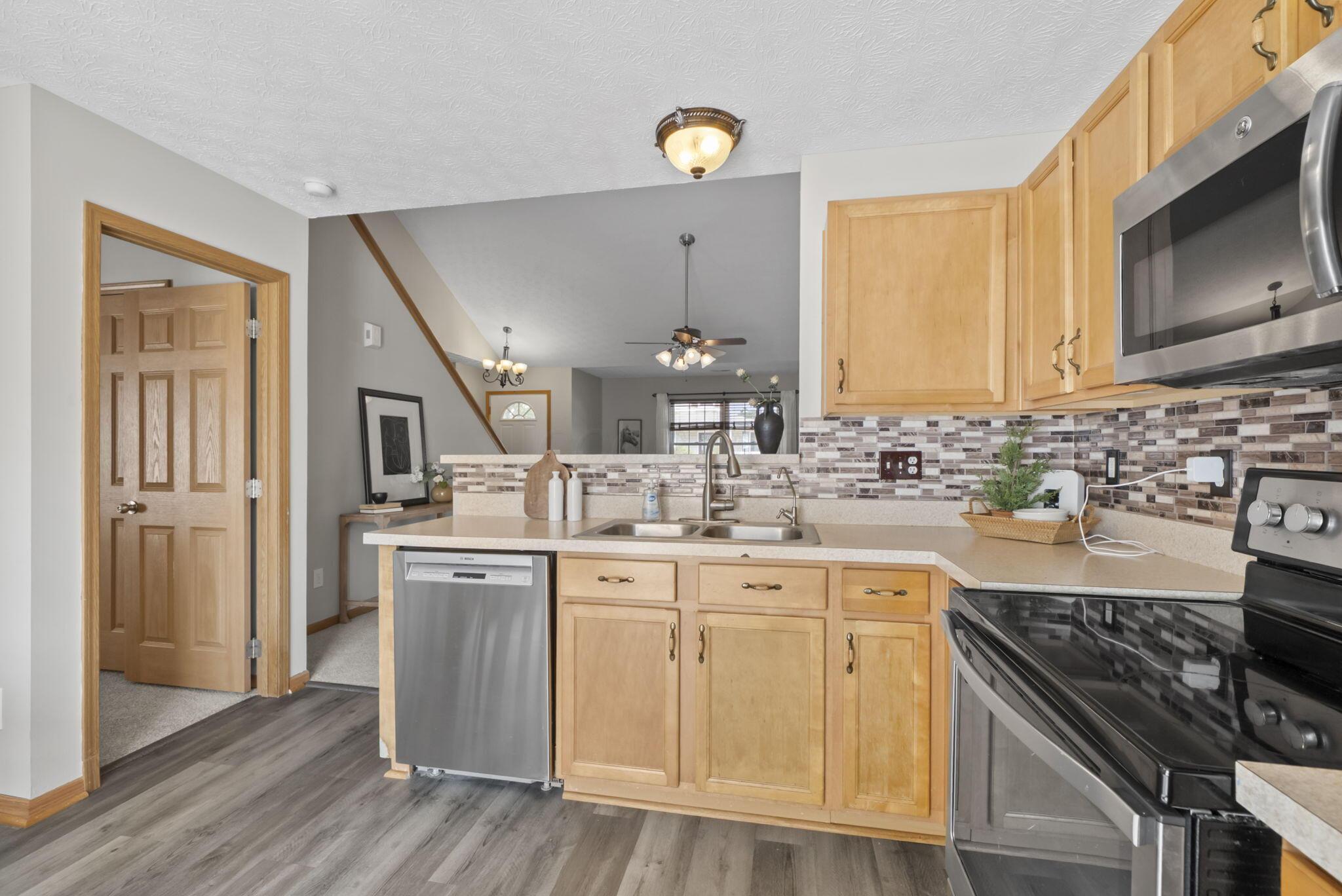 5541 Mossy Creek Drive