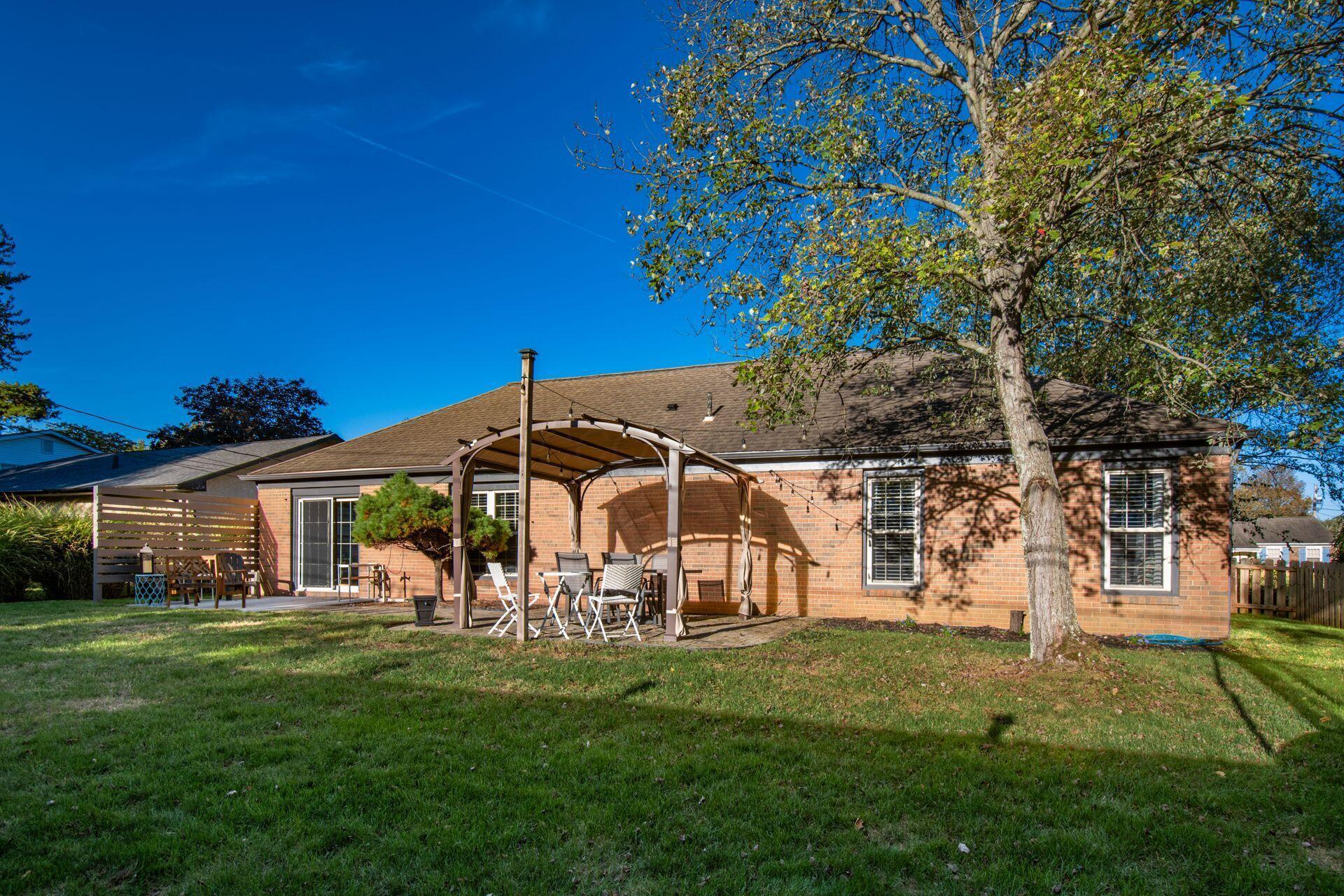 671 College Crest Road