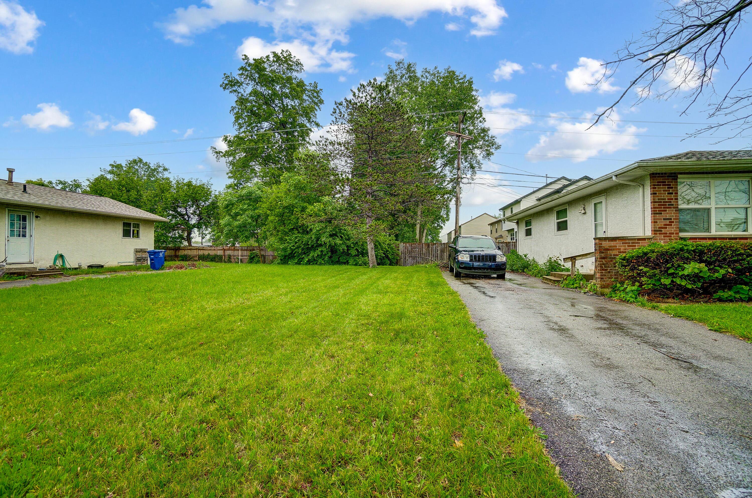 5056 Northtowne Boulevard, 5054