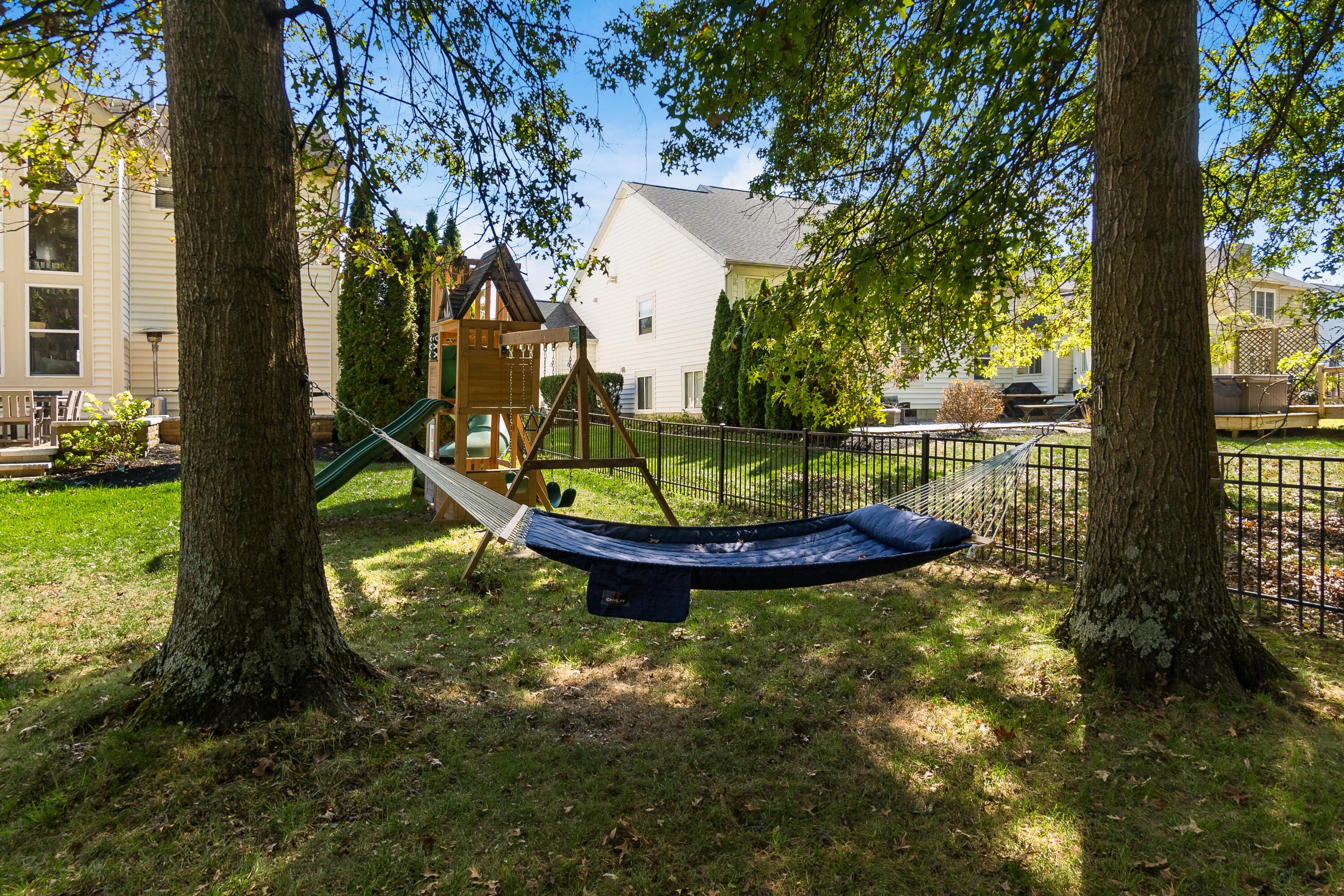 6014 Commonwealth Drive