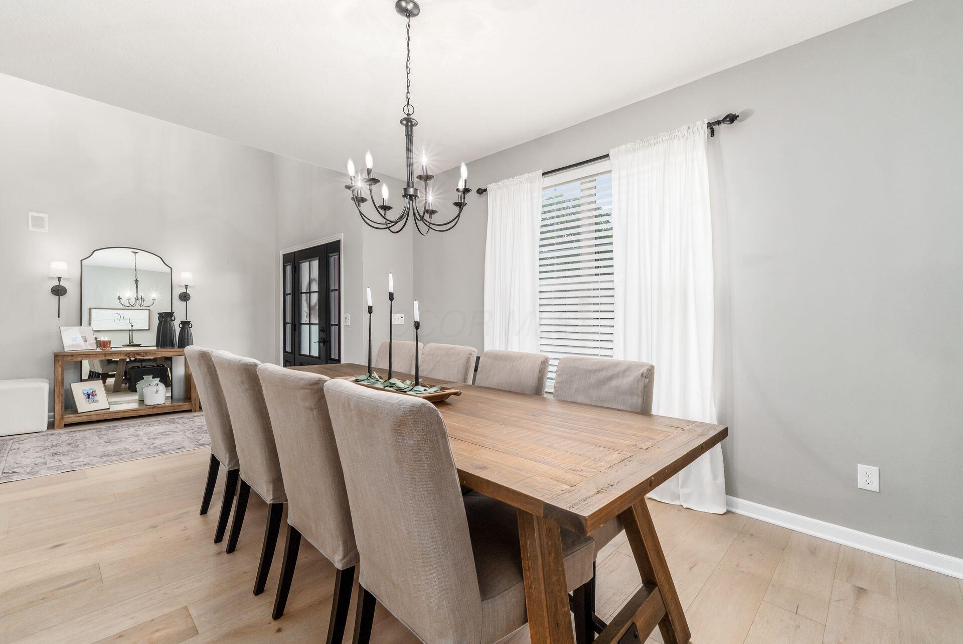 6014 Commonwealth Drive