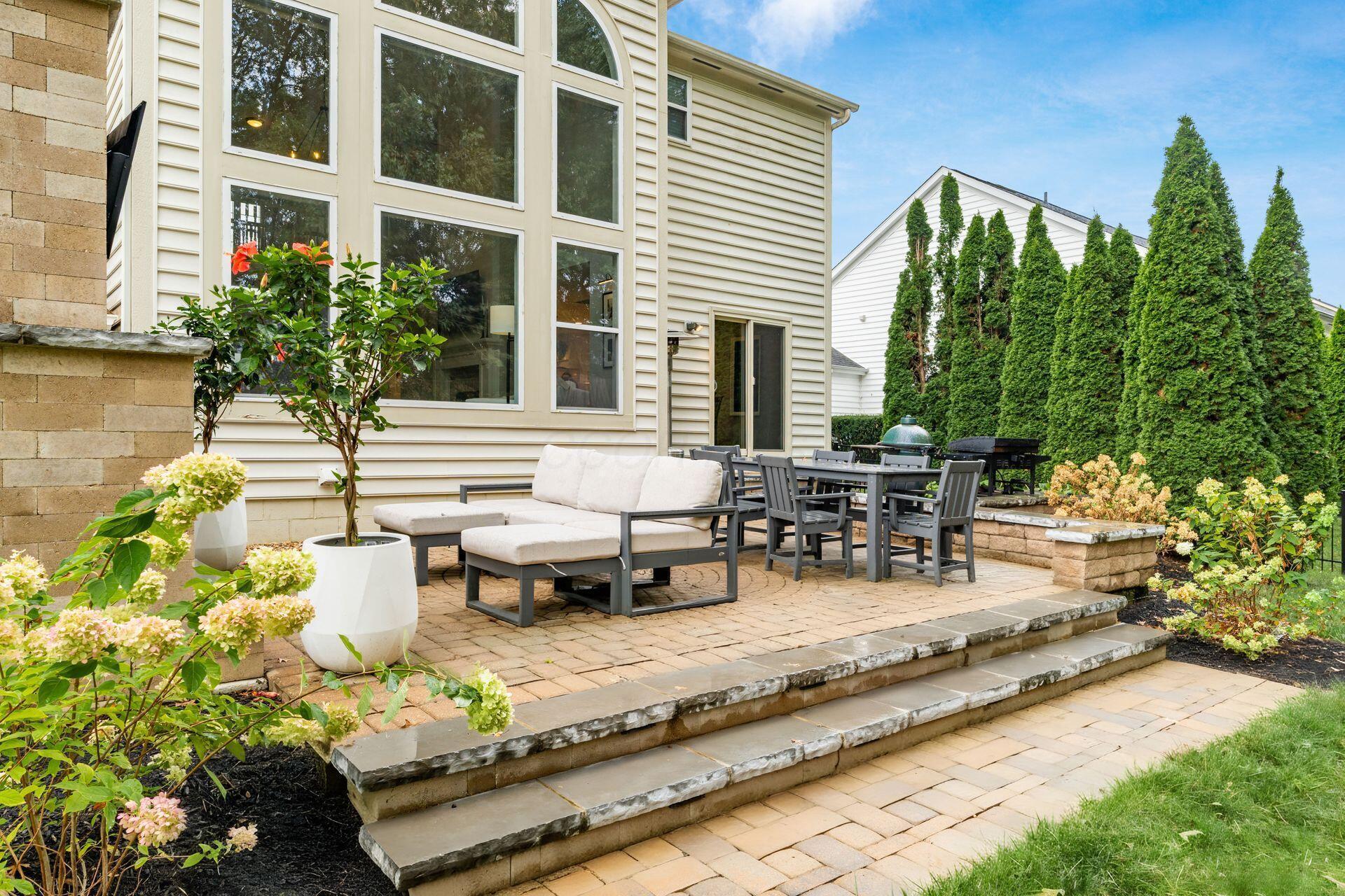 6014 Commonwealth Drive