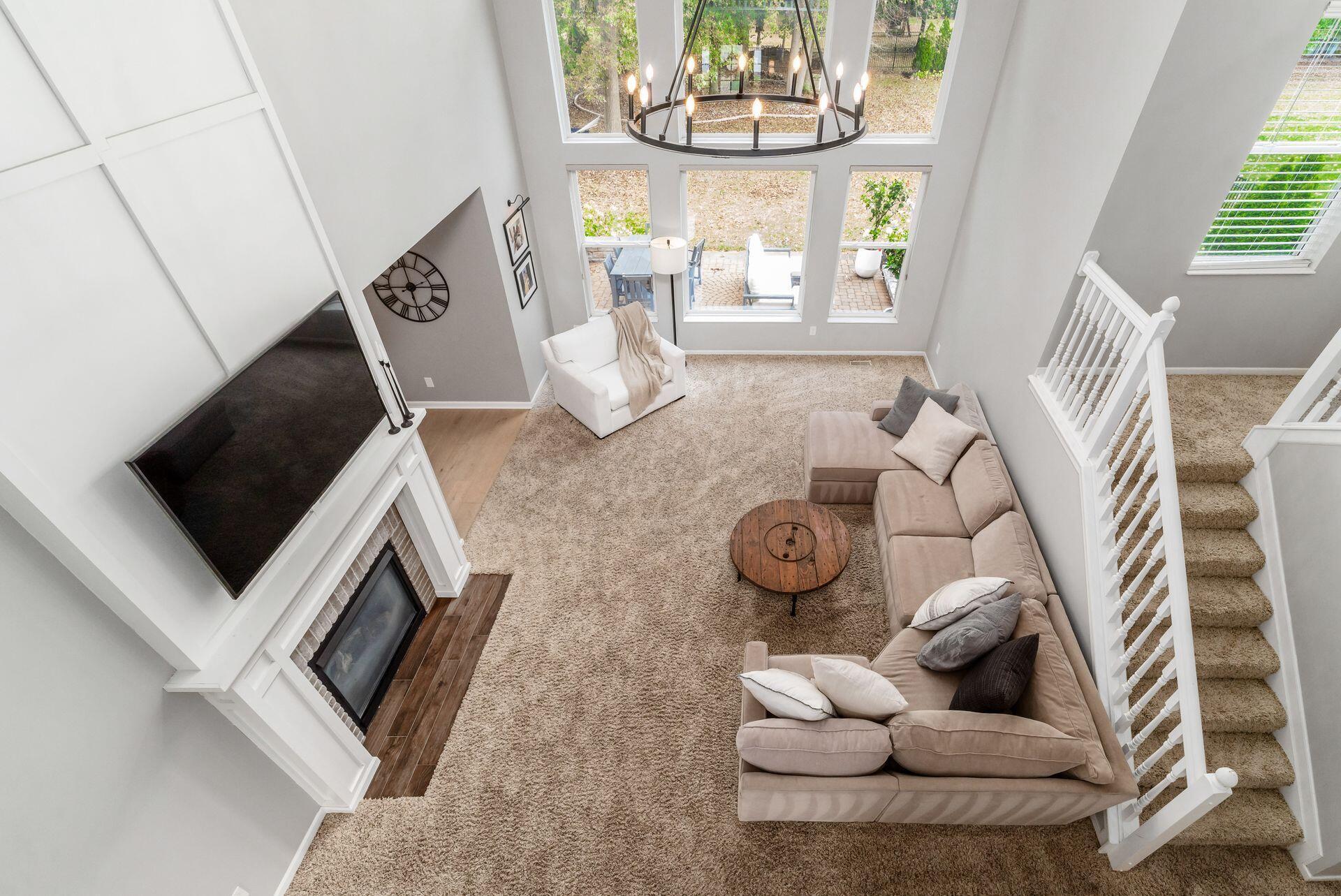 6014 Commonwealth Drive