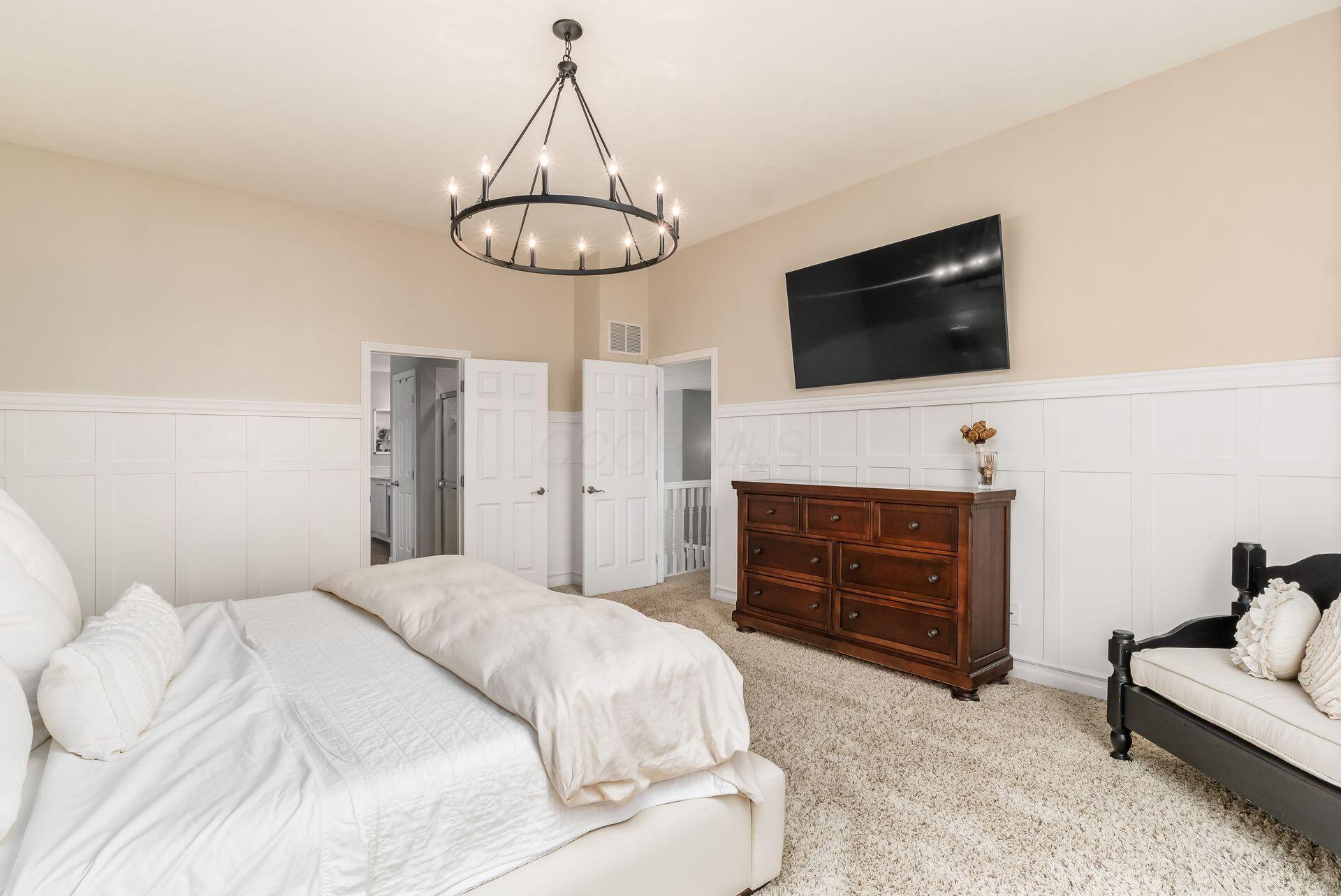 6014 Commonwealth Drive