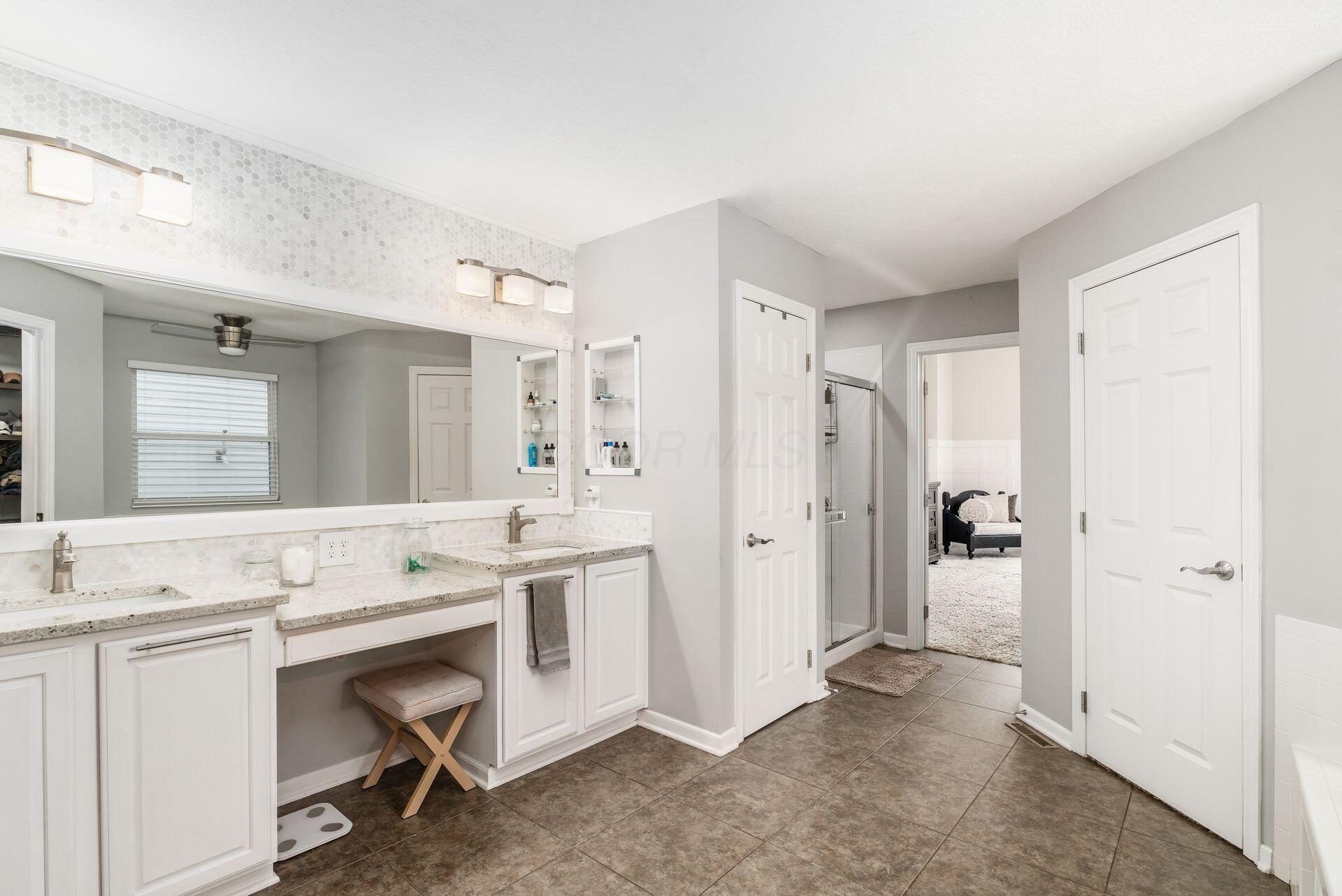 6014 Commonwealth Drive