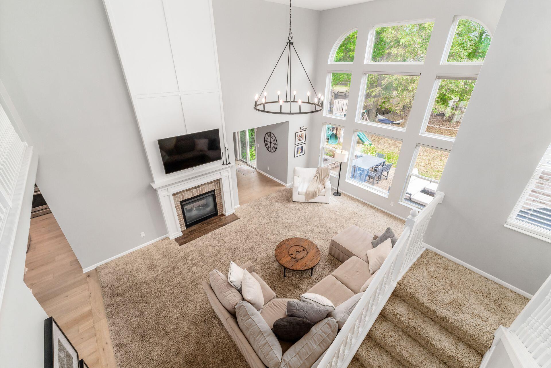 6014 Commonwealth Drive