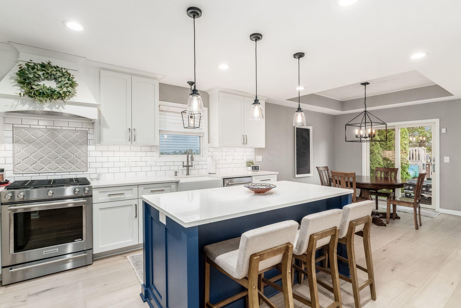 6014 Commonwealth Drive