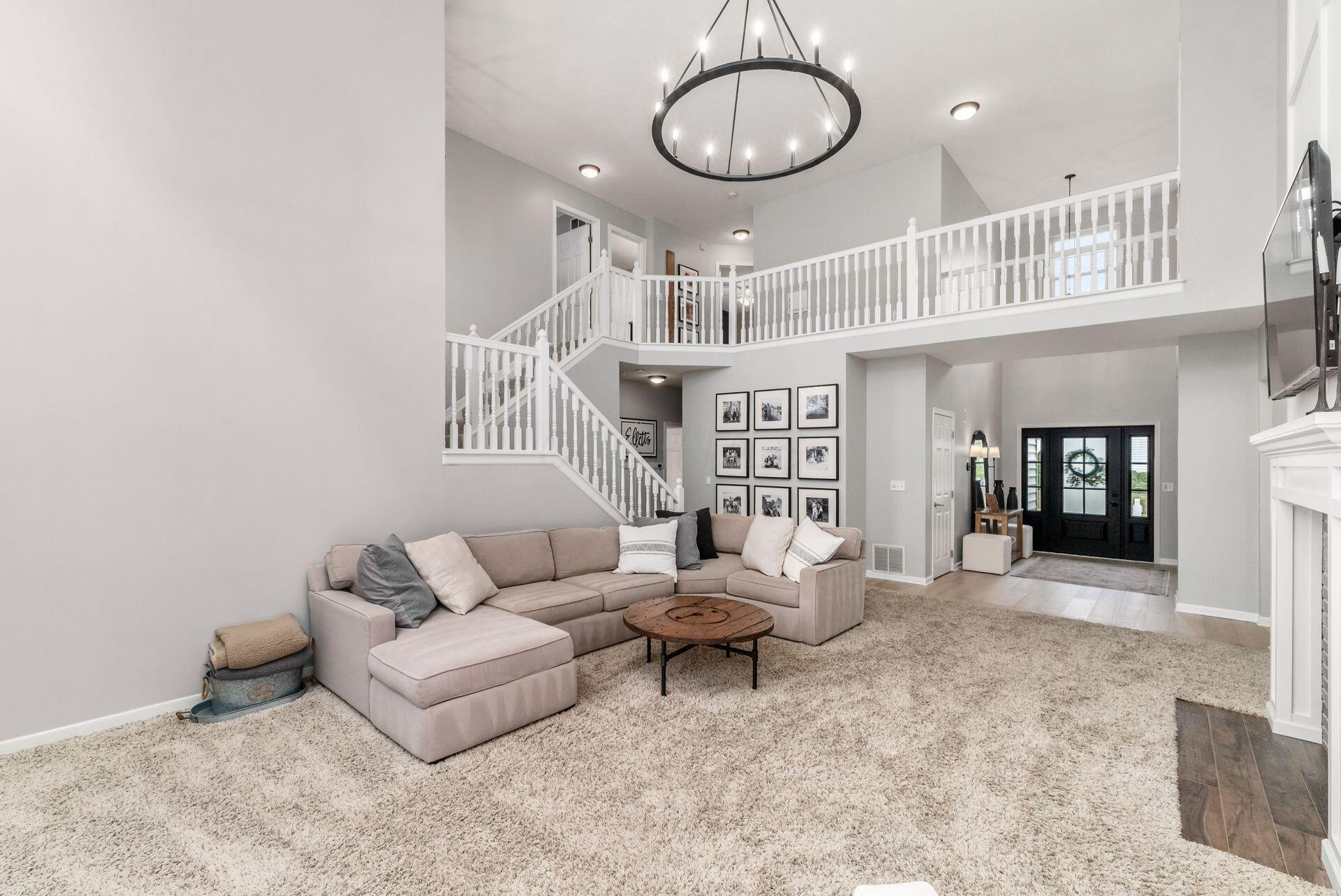 6014 Commonwealth Drive